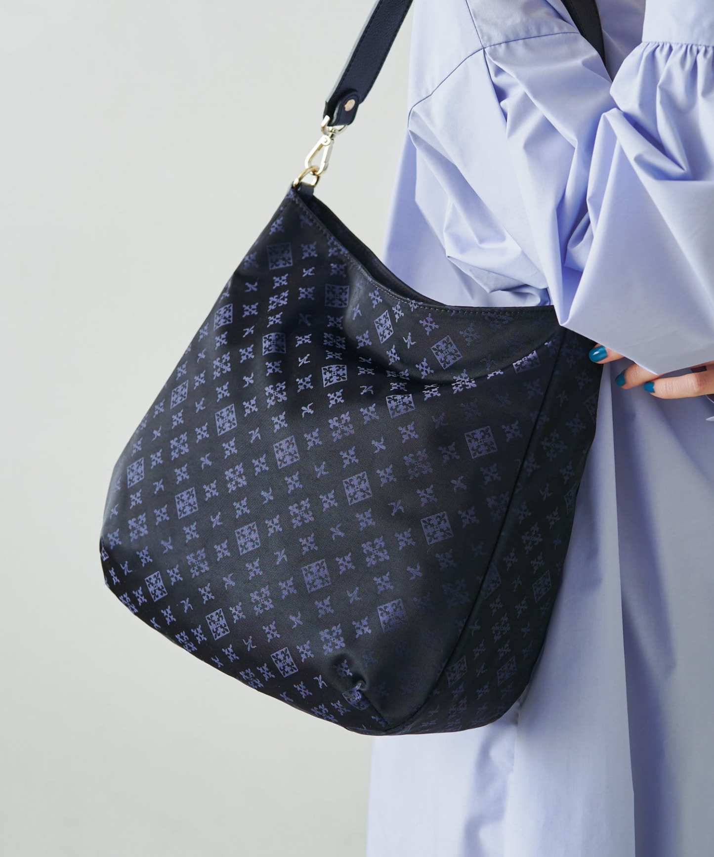 *4-6 WEEKS* (1178)Russet Large Shoulder Bag (Nylon Jacquard)