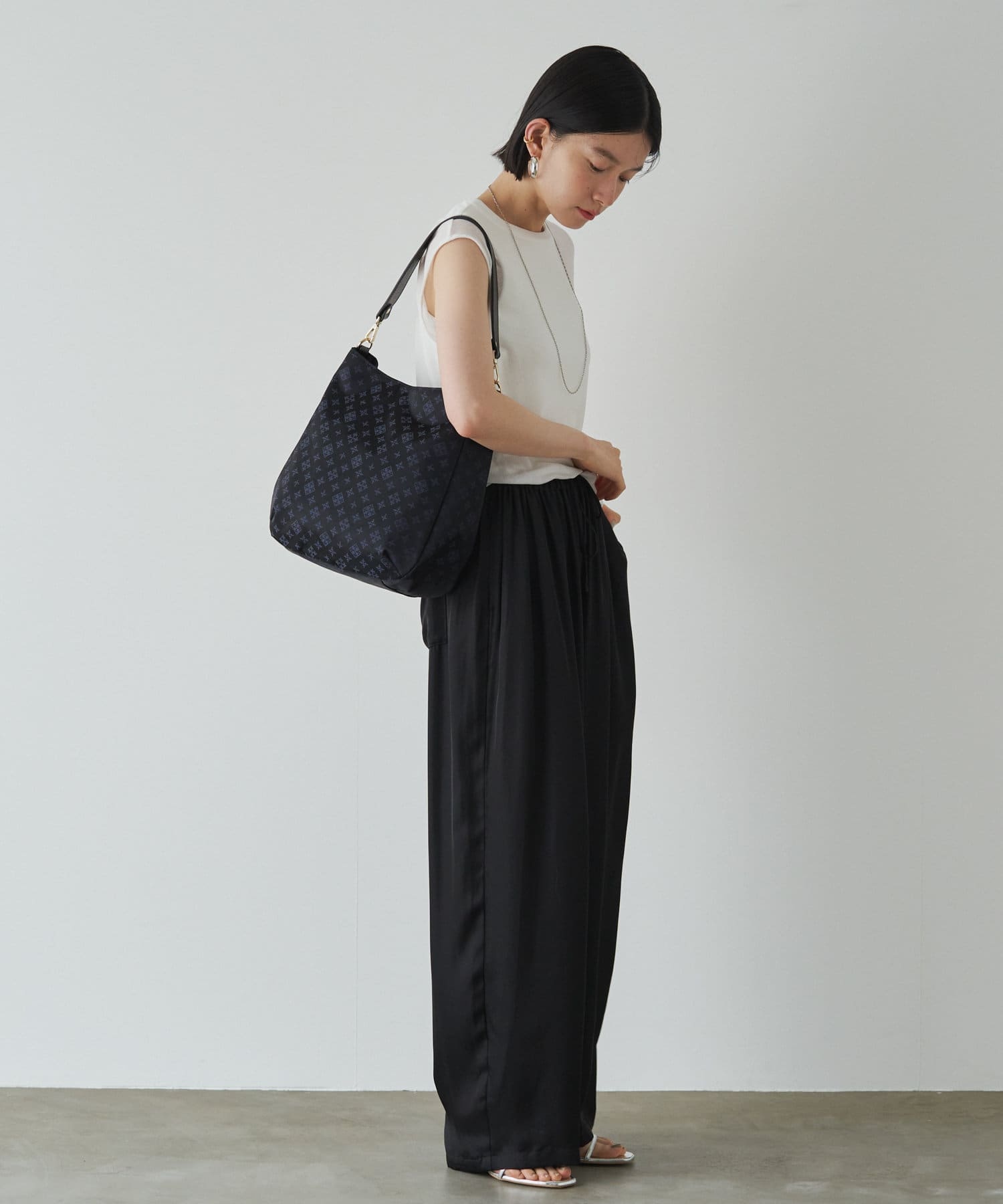 *4-6 WEEKS* (1178)Russet Large Shoulder Bag (Nylon Jacquard)