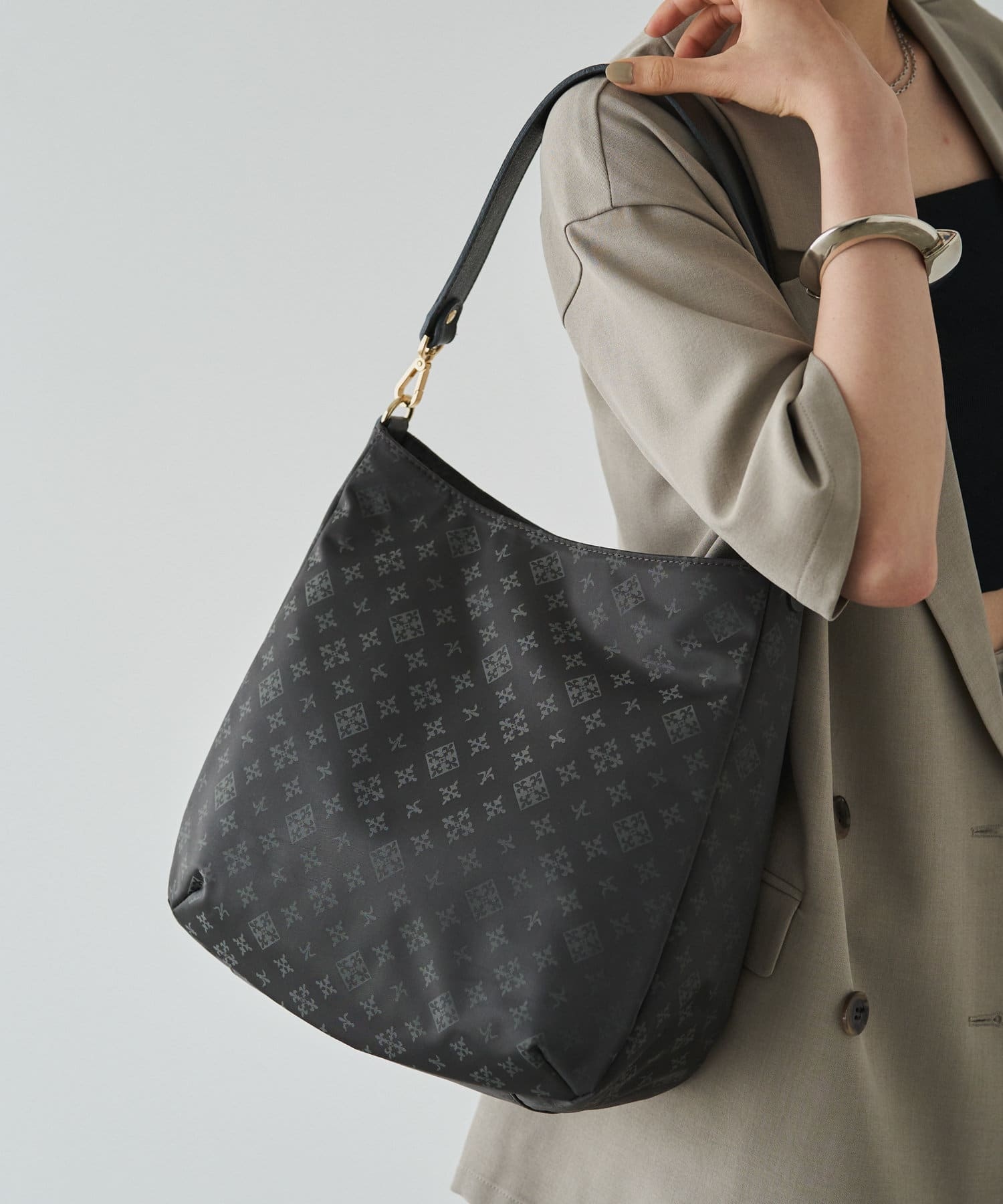 *4-6 WEEKS* (1178)Russet Large Shoulder Bag (Nylon Jacquard)