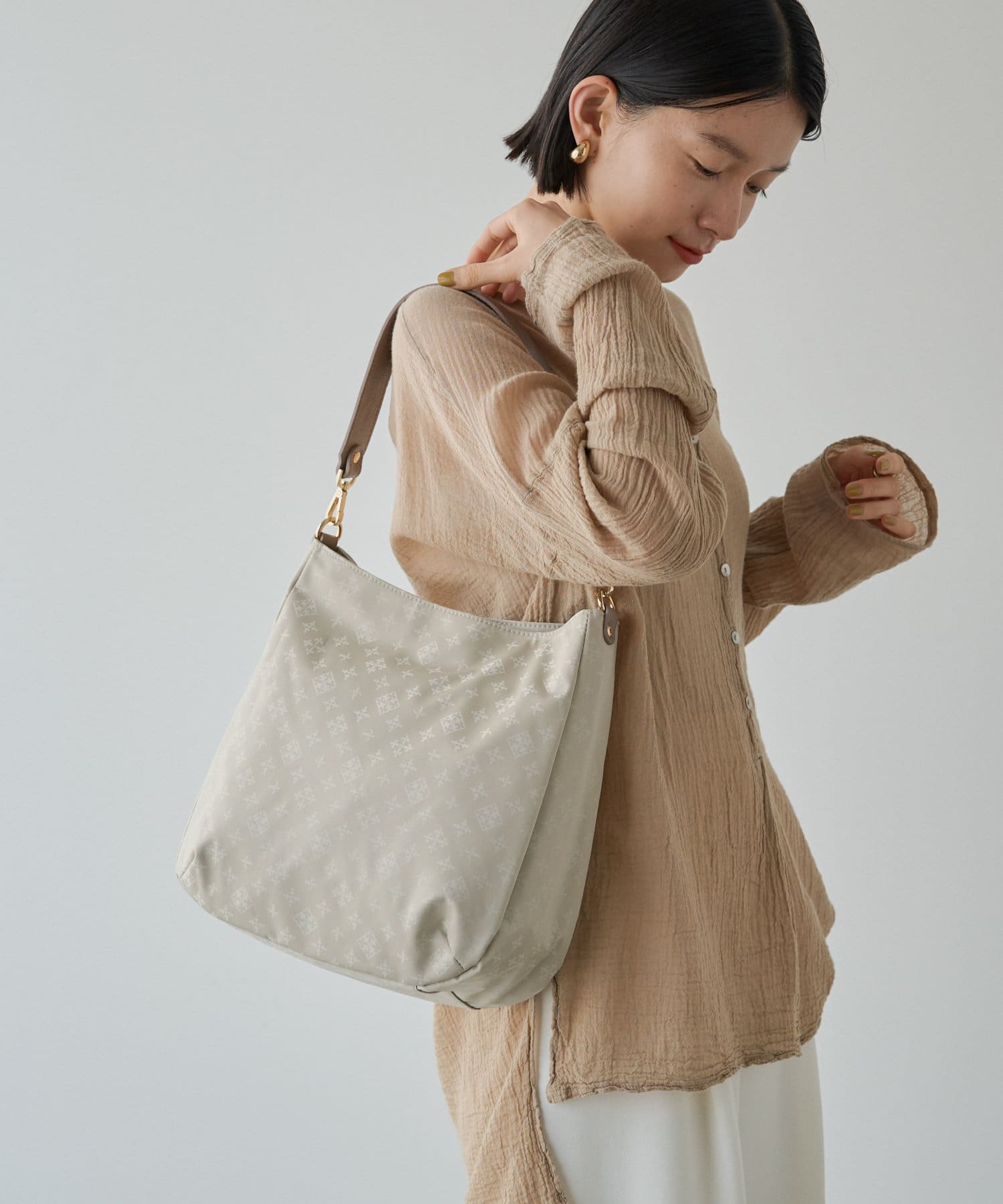 *4-6 WEEKS* (1178)Russet Large Shoulder Bag (Nylon Jacquard)