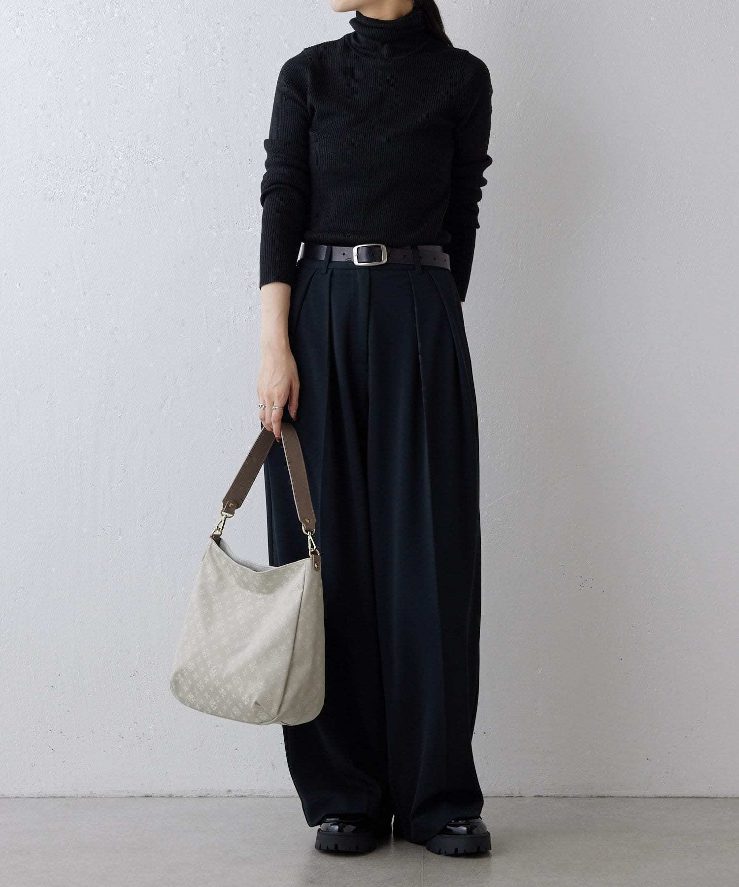 *4-6 WEEKS* (1178)Russet Large Shoulder Bag (Nylon Jacquard)