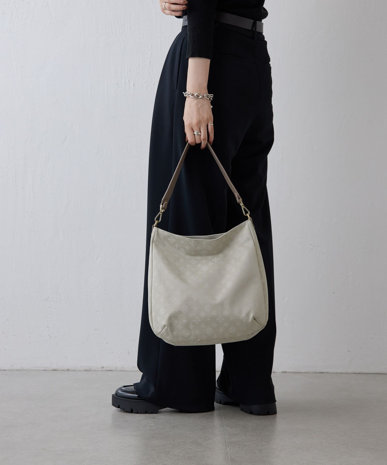 *4-6 WEEKS* (1178)Russet Large Shoulder Bag (Nylon Jacquard)