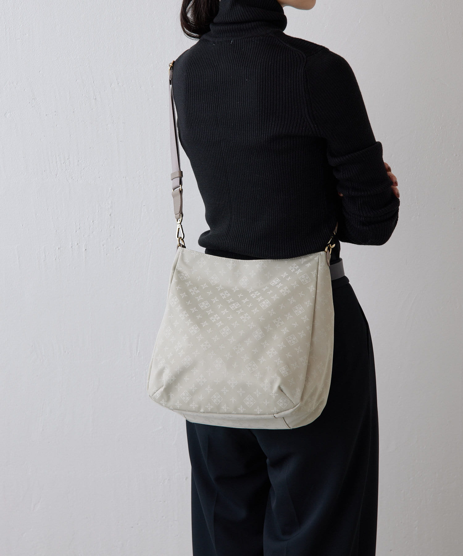 *4-6 WEEKS* (1178)Russet Large Shoulder Bag (Nylon Jacquard)