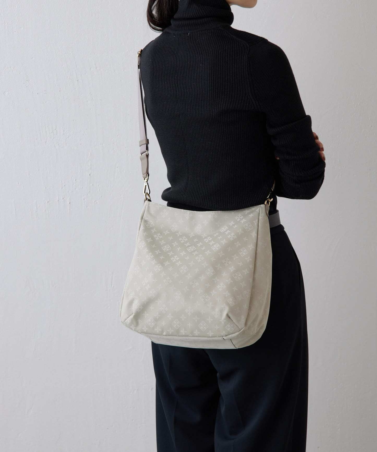 *4-6 WEEKS* (1178)Russet Large Shoulder Bag (Nylon Jacquard)