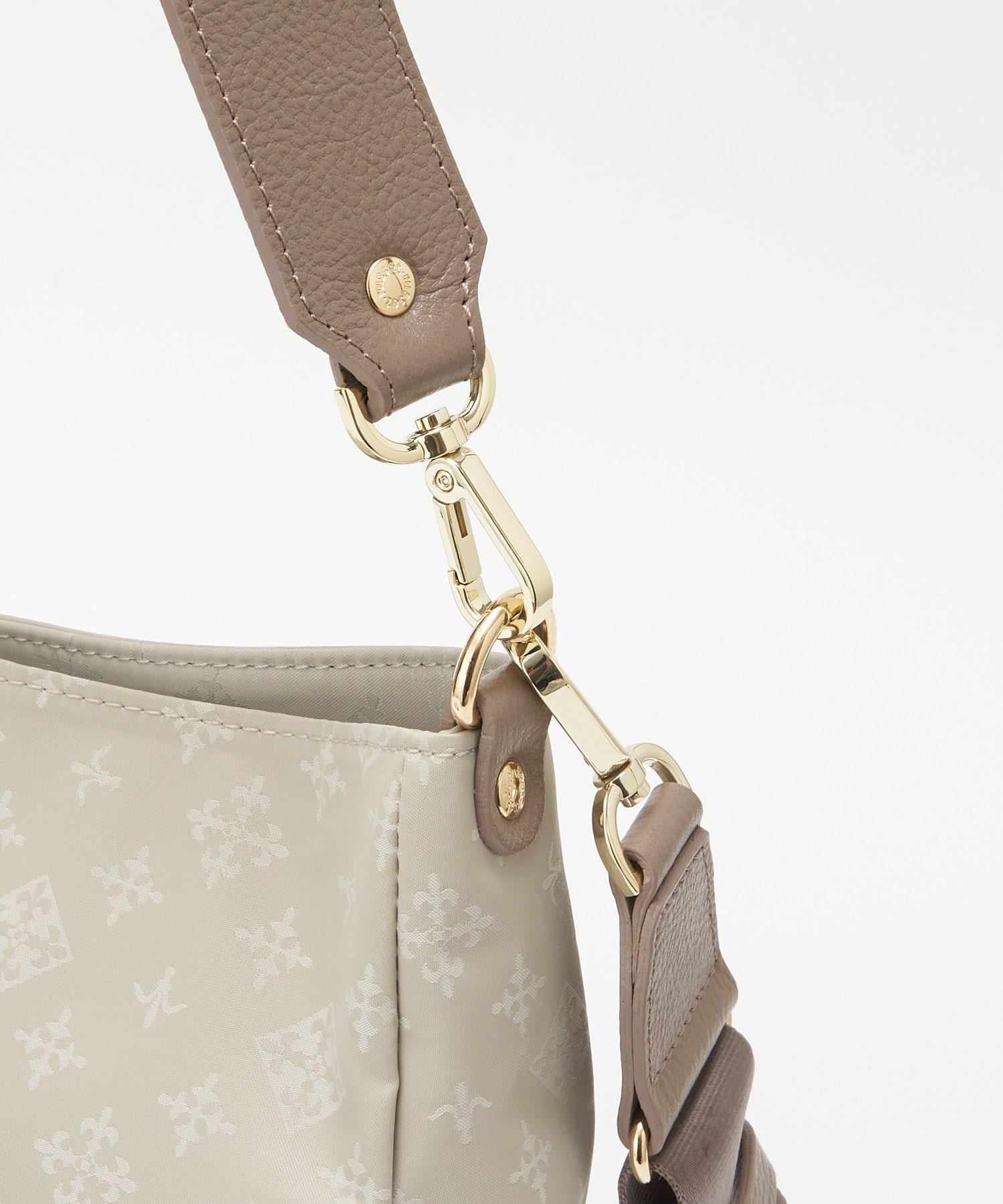 *4-6 WEEKS* (1178)Russet Large Shoulder Bag (Nylon Jacquard)
