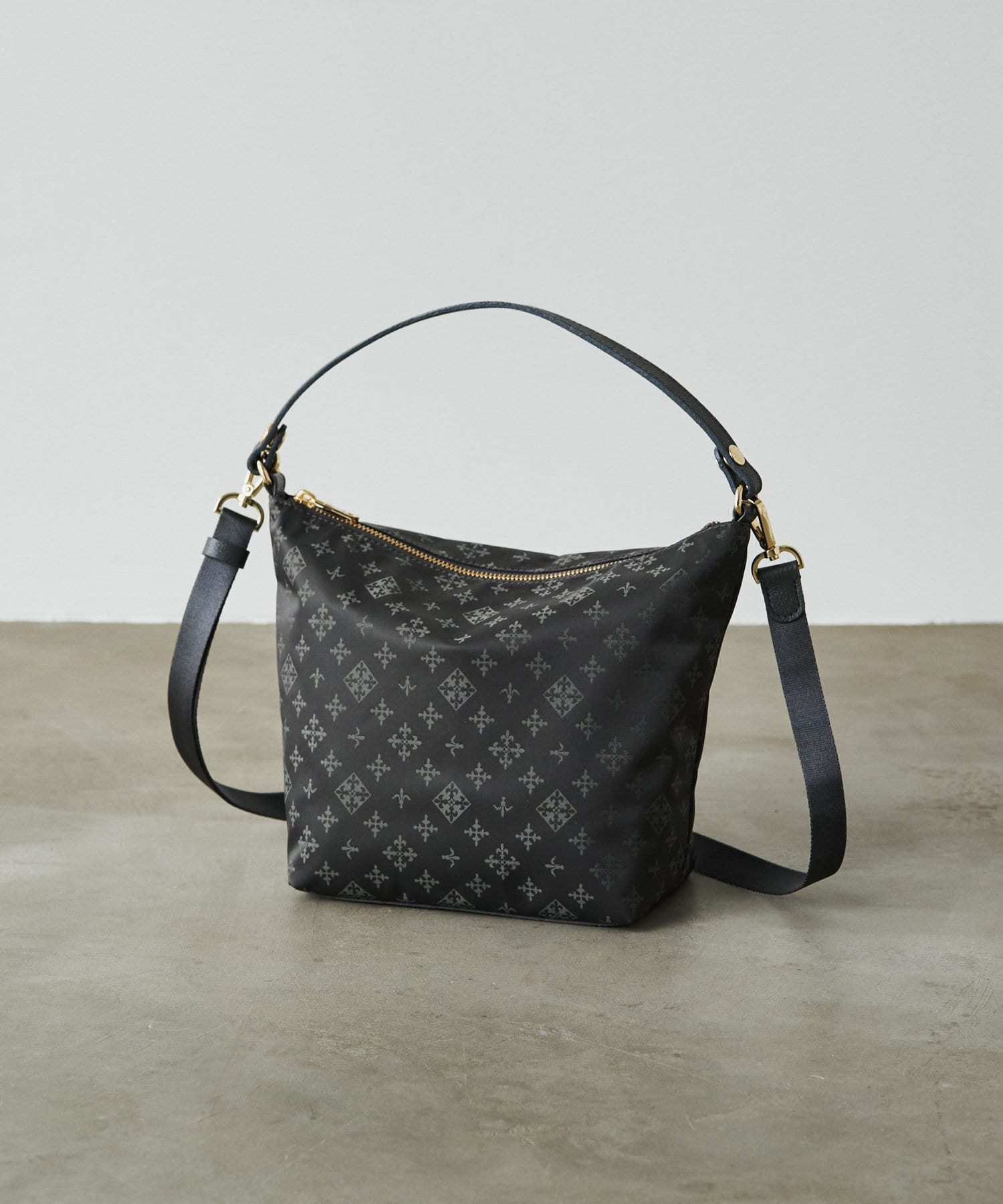 Simple Shoulder Bag (Nylon Jacquard)