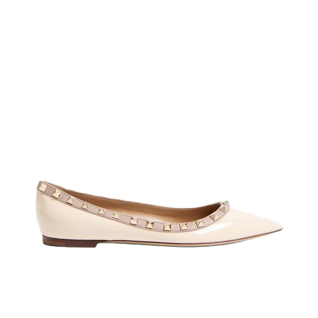 Valentino 漆皮鉚釘單鞋
