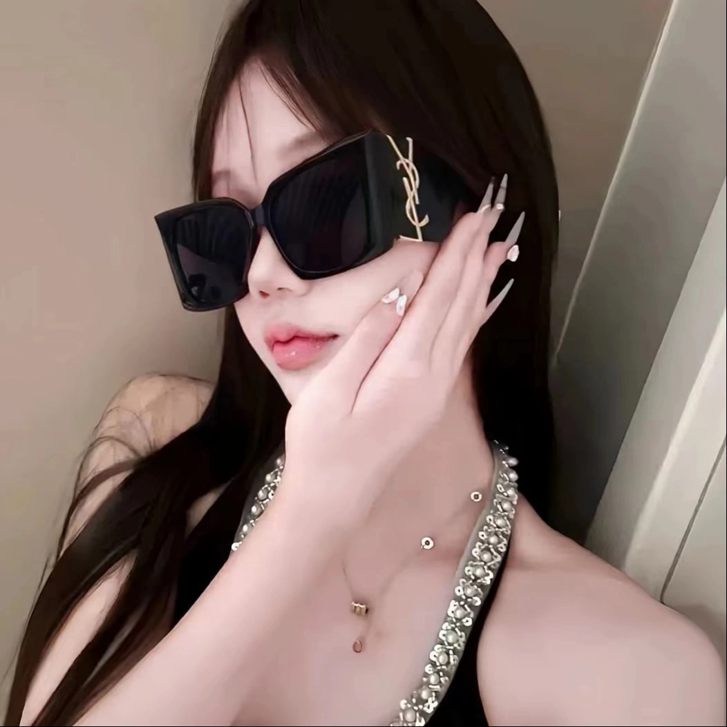 YSL寬邊大方框墨鏡