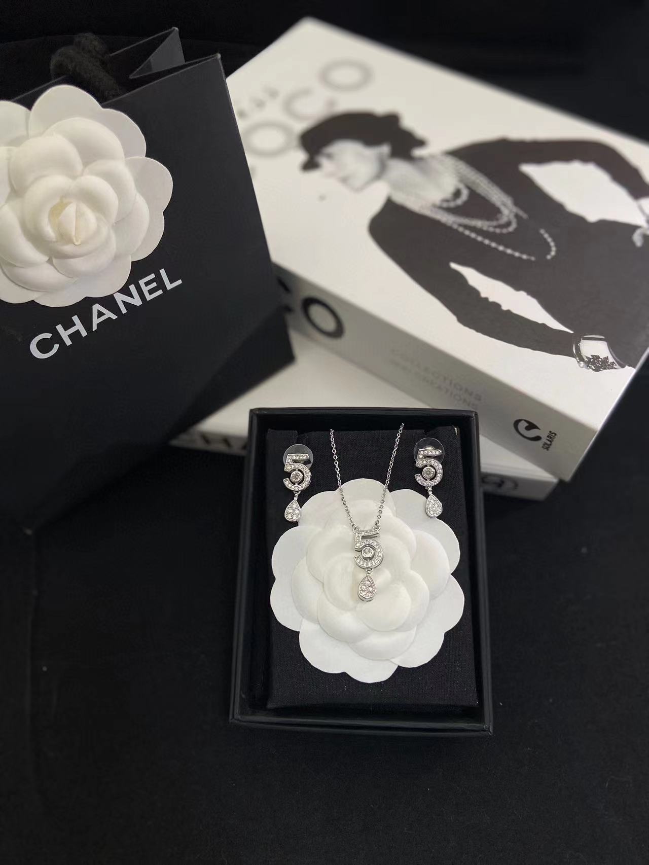 CHANE1 No.5 ダイヤモンド ピアス+ネックレス 2点セット【50％割引+送料無料】