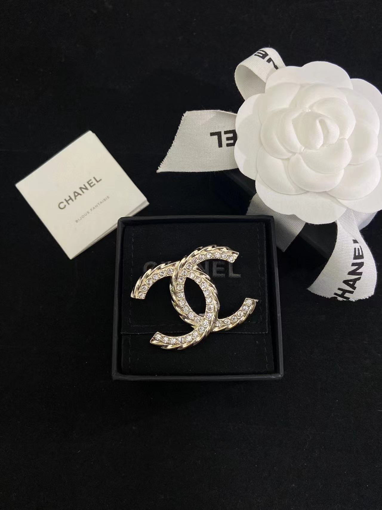 CHANE1 波形ダイヤモンドブローチ【50％割引+送料無料】