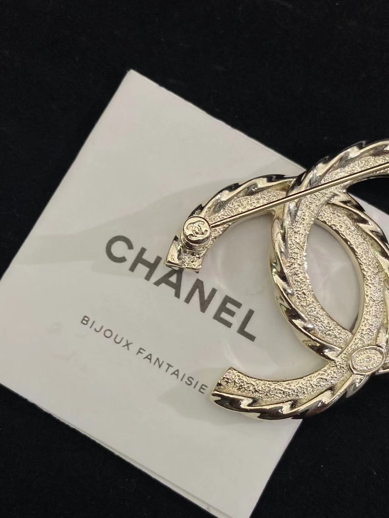 CHANE1 波形ダイヤモンドブローチ【50％割引+送料無料】