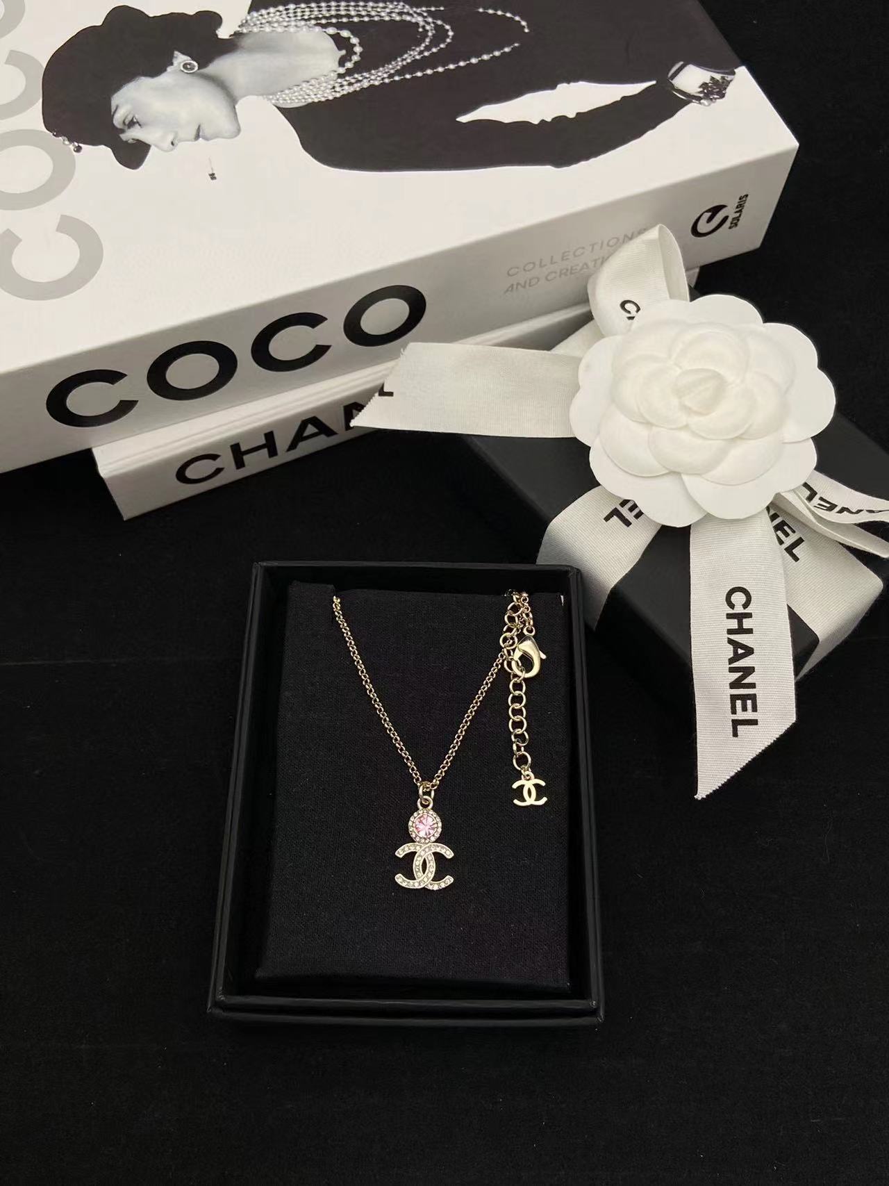 CHANE1 ピンク ダイヤモンド ダブル C ネックレス【50％割引+送料無料】