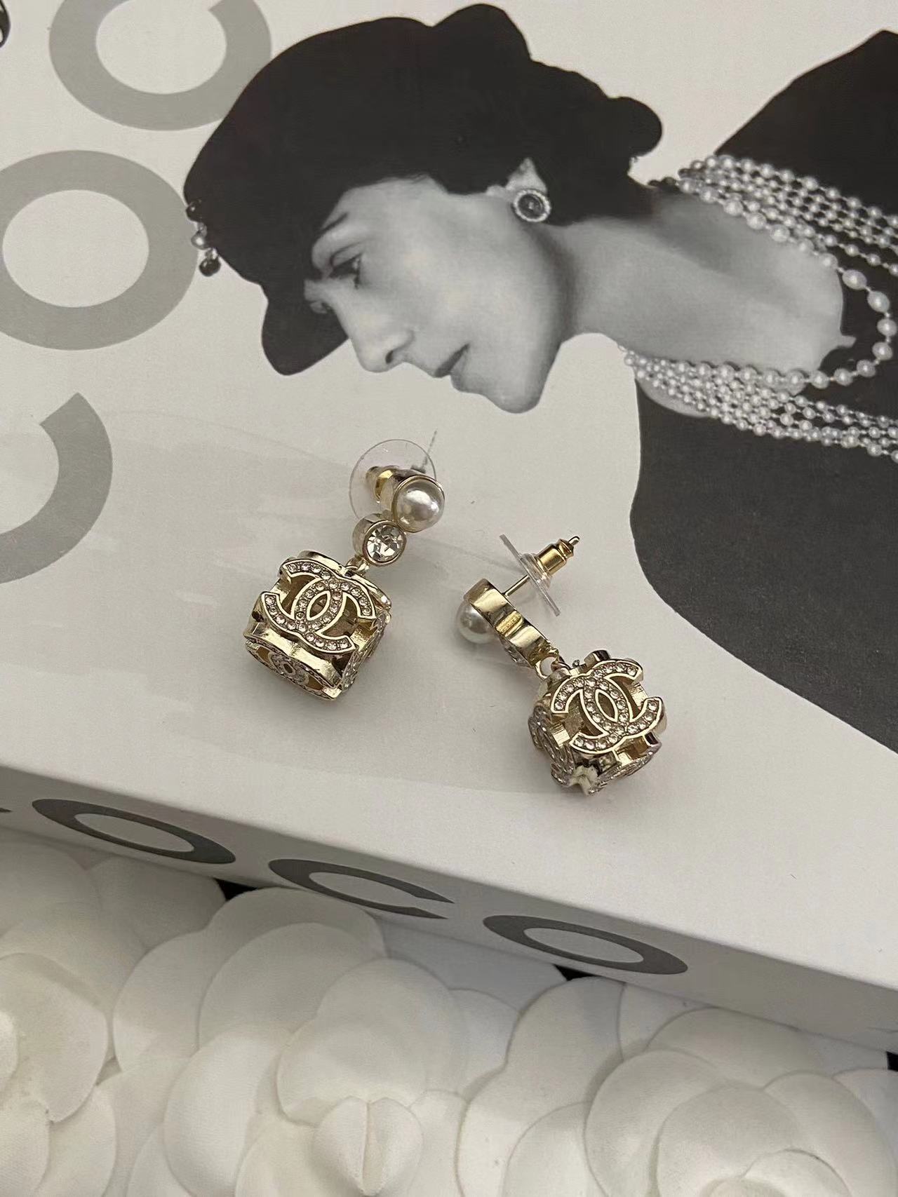 CHANE1 フルダイヤモンドダイスピアス【50％割引+送料無料】