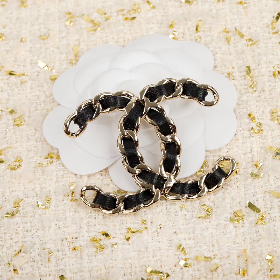 CHANE1 クラシックレザーブローチ【50％割引+送料無料】