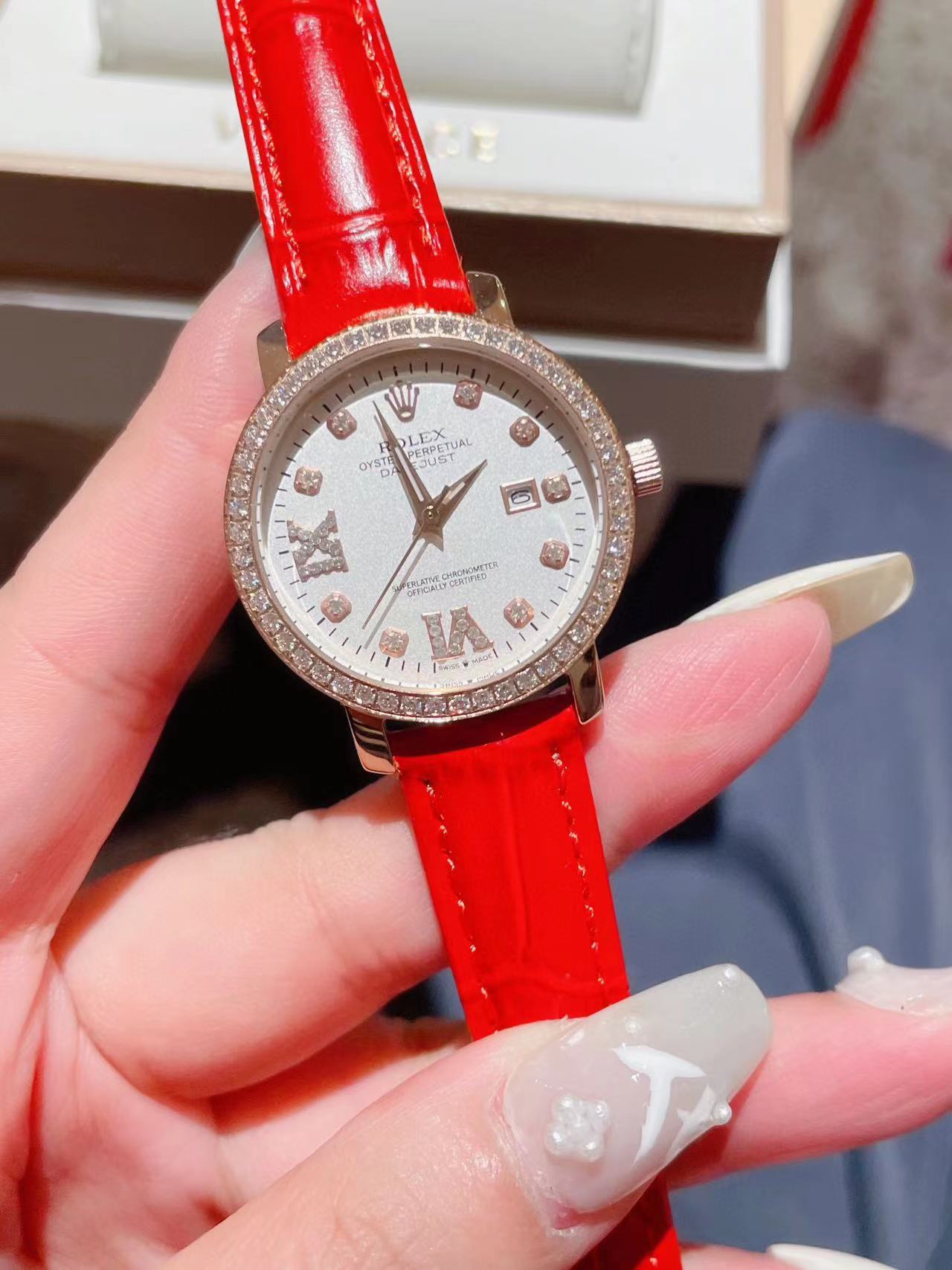 【RO1EX】牛革ダイヤモンドレディースウォッチ【50％割引+送料無料】