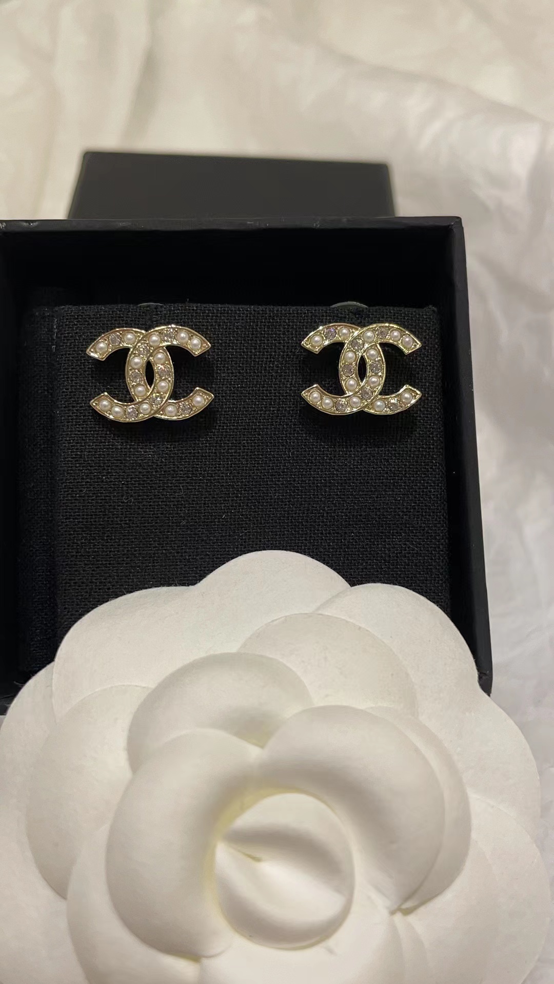 CHANE1 23B ホローハート ダブルC スタッドピアス【50％割引+送料無料】