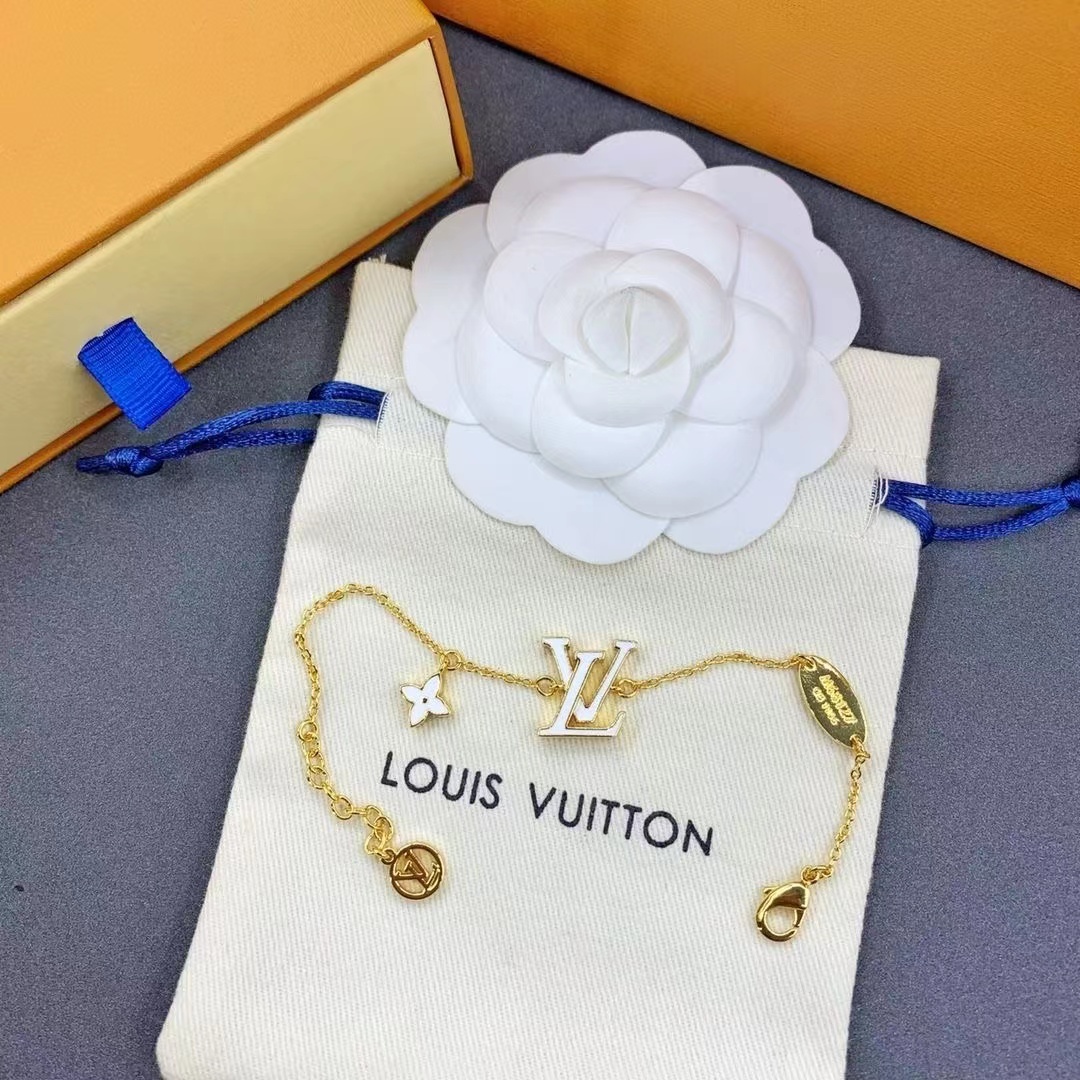LV四つ葉のクローバーフラワーブレスレット【50％割引+送料無料】