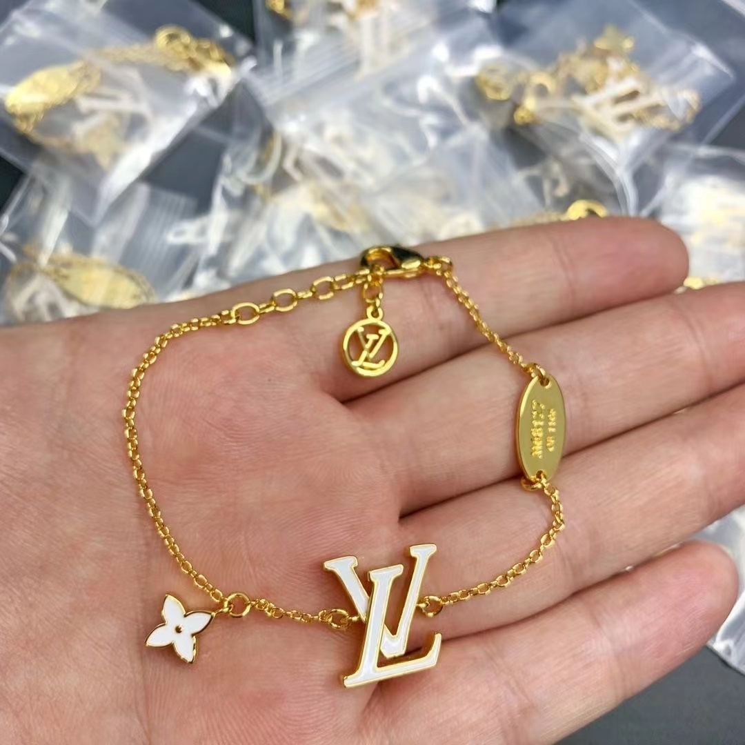 LV四つ葉のクローバーフラワーブレスレット【50％割引+送料無料】