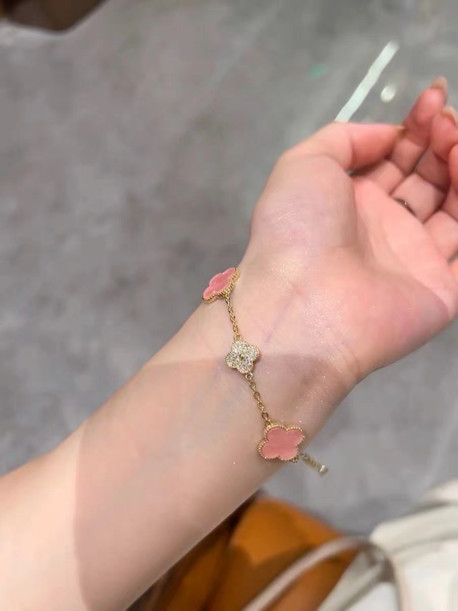 Van ceef & Arpels ピンク四つ葉のクローバー ダイヤモンド ブレスレット【50％割引+送料無料】