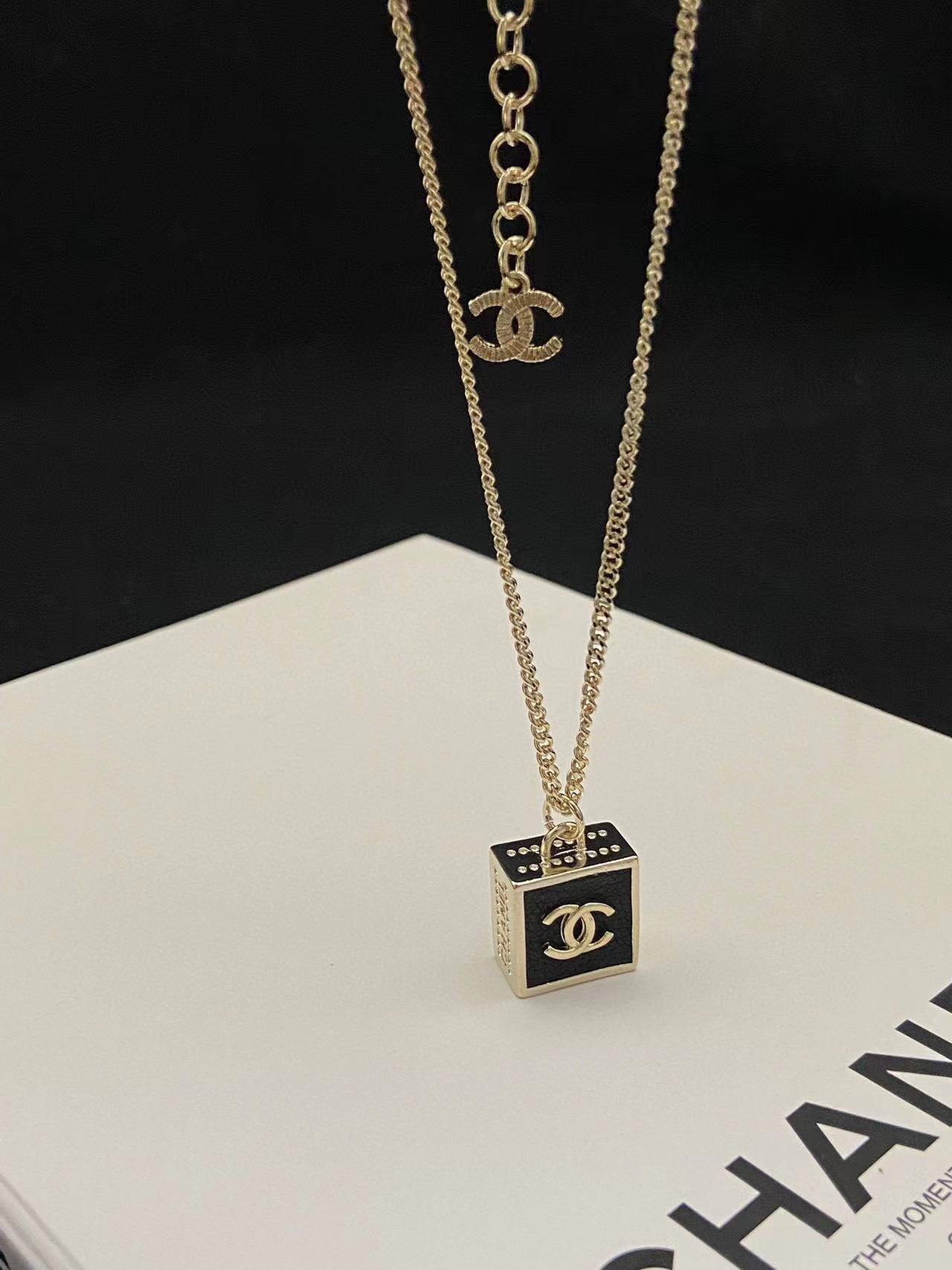 CHANE1 スクエア ラムスキン ネックレス【50％割引+送料無料】