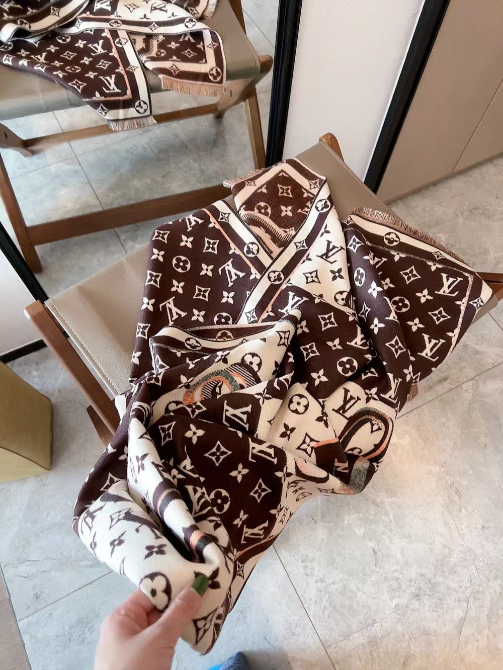 LV プリント スカーフ【50％割引+送料無料】