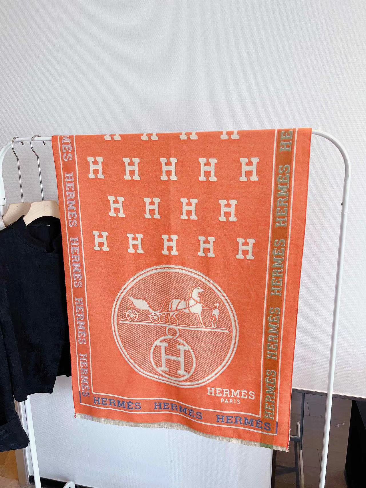 HERMESクラシックな刺繍スカーフ【50％割引+送料無料】