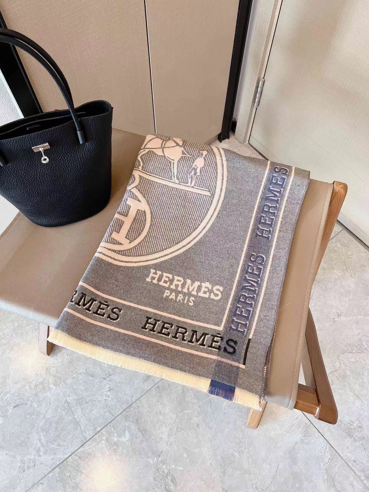 HERMESクラシックな刺繍スカーフ【50％割引+送料無料】