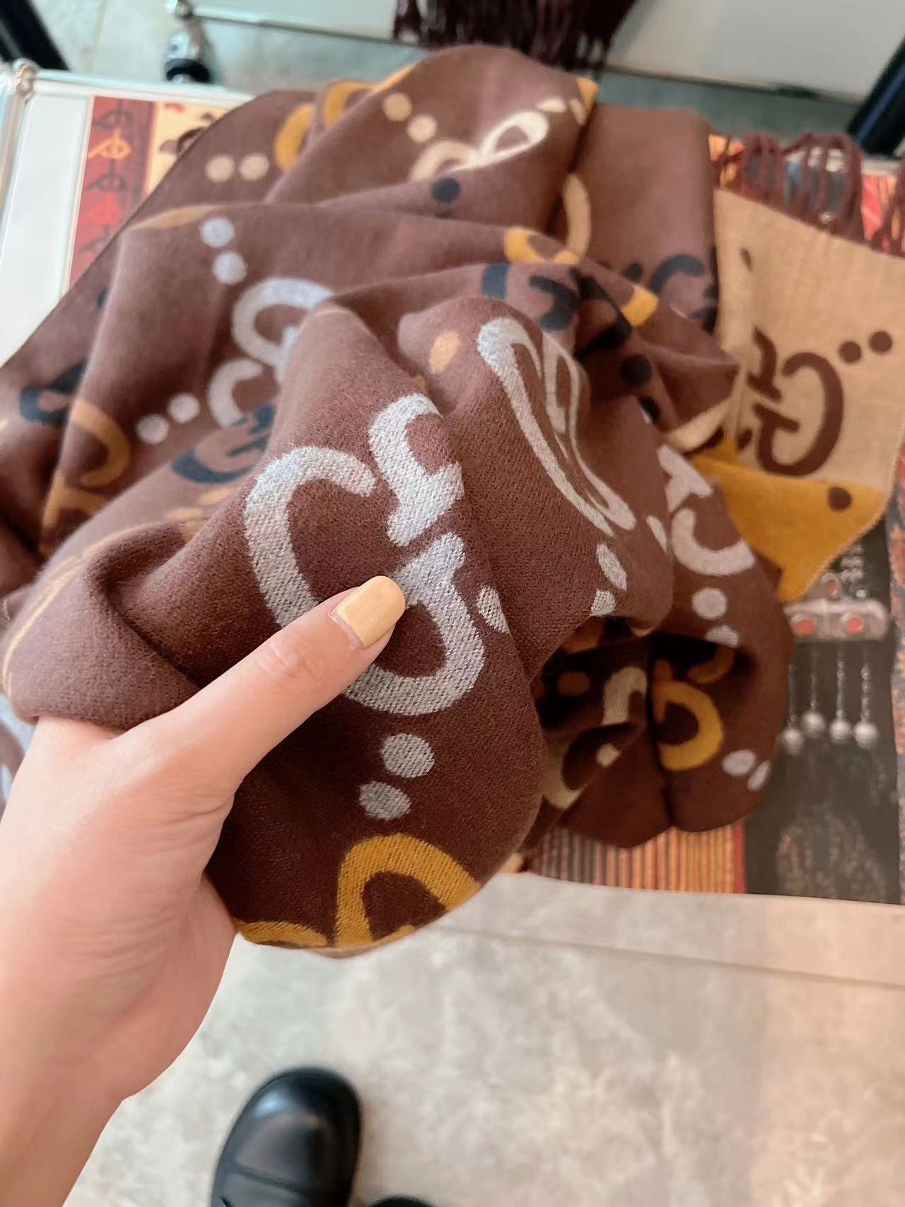 GUCC1 カラフルビッグGウールスカーフ【50％割引+送料無料】