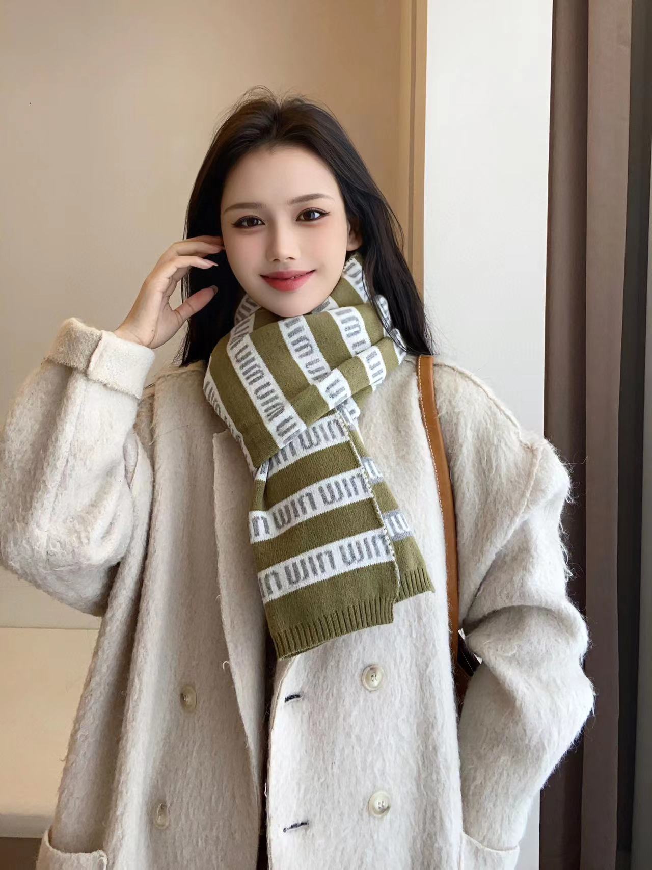 M1UM1U ウールレタースカーフ【50％割引+送料無料】