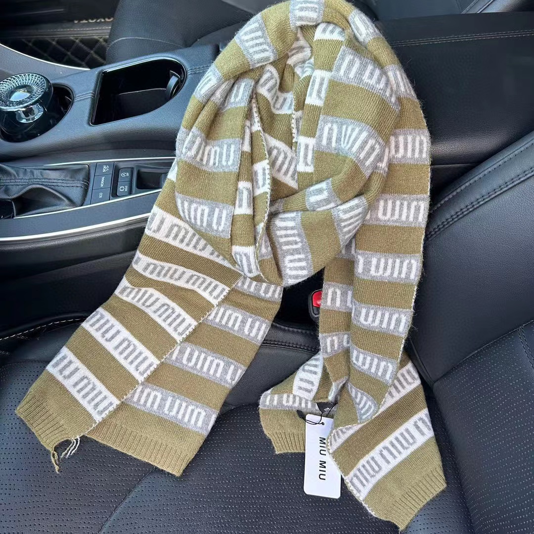 M1UM1U ウールレタースカーフ【50％割引+送料無料】