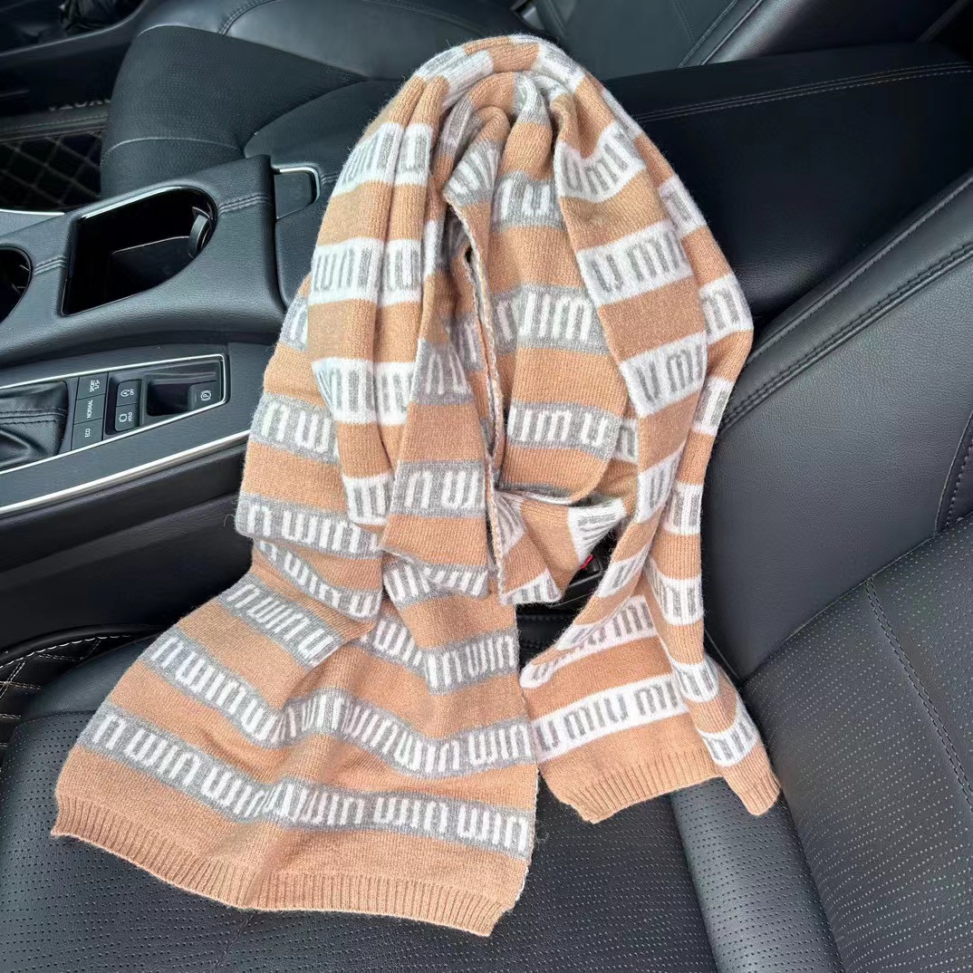 M1UM1U ウールレタースカーフ【50％割引+送料無料】