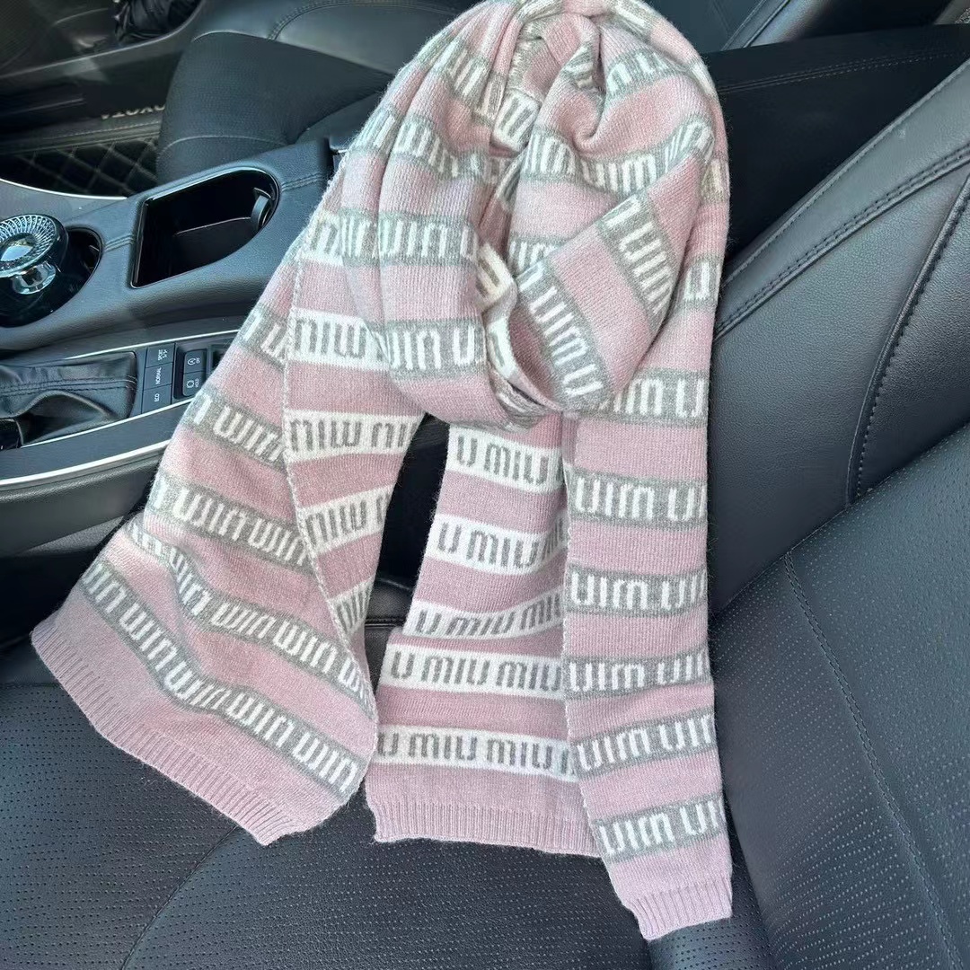 M1UM1U ウールレタースカーフ【50％割引+送料無料】