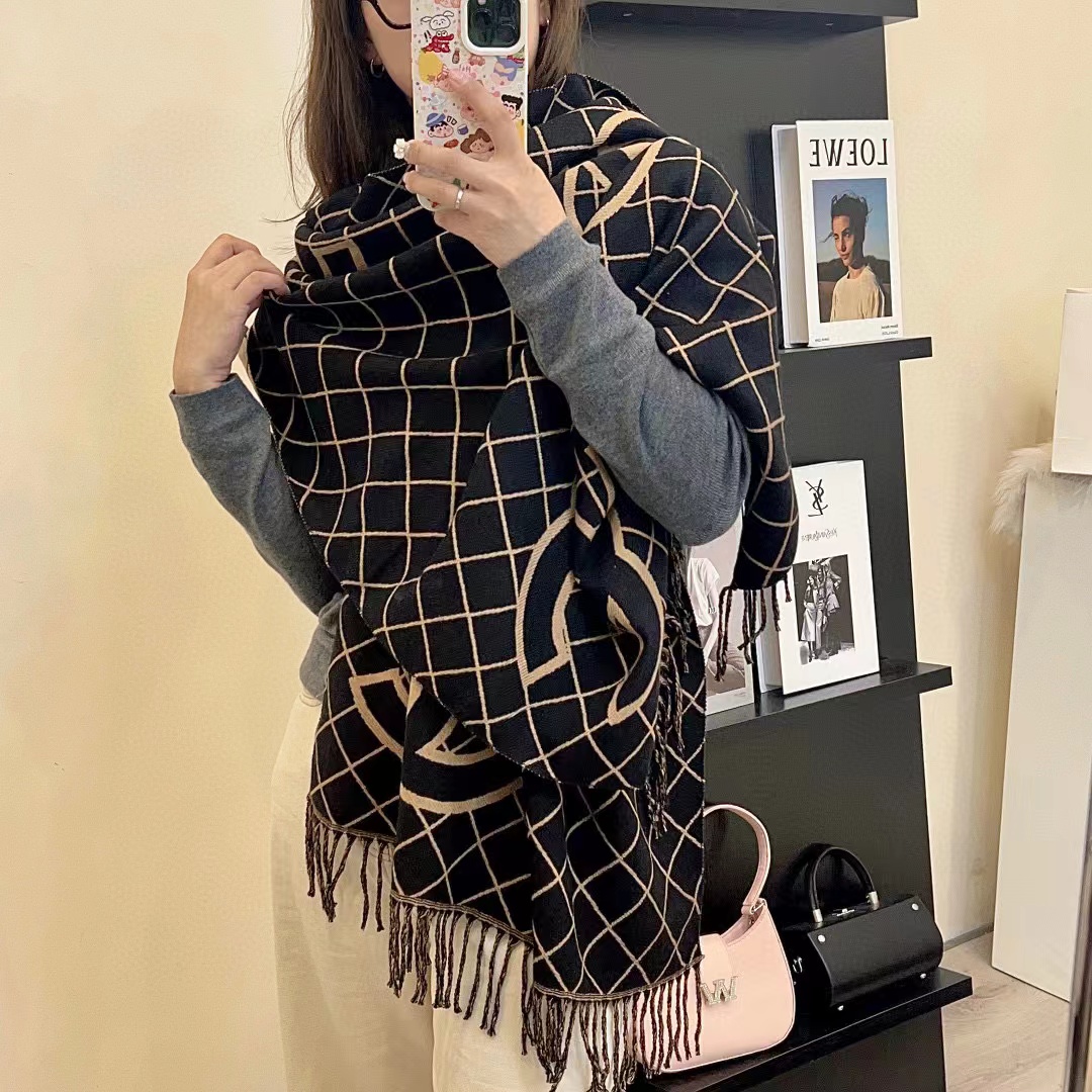 CHANE1 チェック柄タッセルカシミヤ大ロゴスカーフ【50％割引+送料無料】