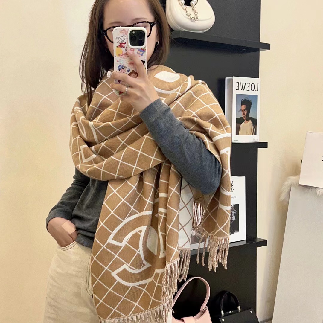 CHANE1 チェック柄タッセルカシミヤ大ロゴスカーフ【50％割引+送料無料】