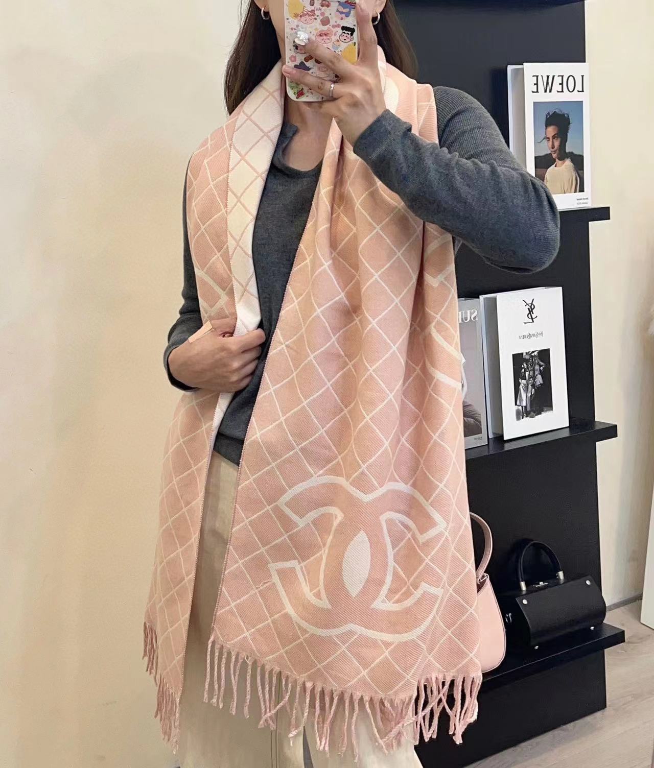 CHANE1 チェック柄タッセルカシミヤ大ロゴスカーフ【50％割引+送料無料】