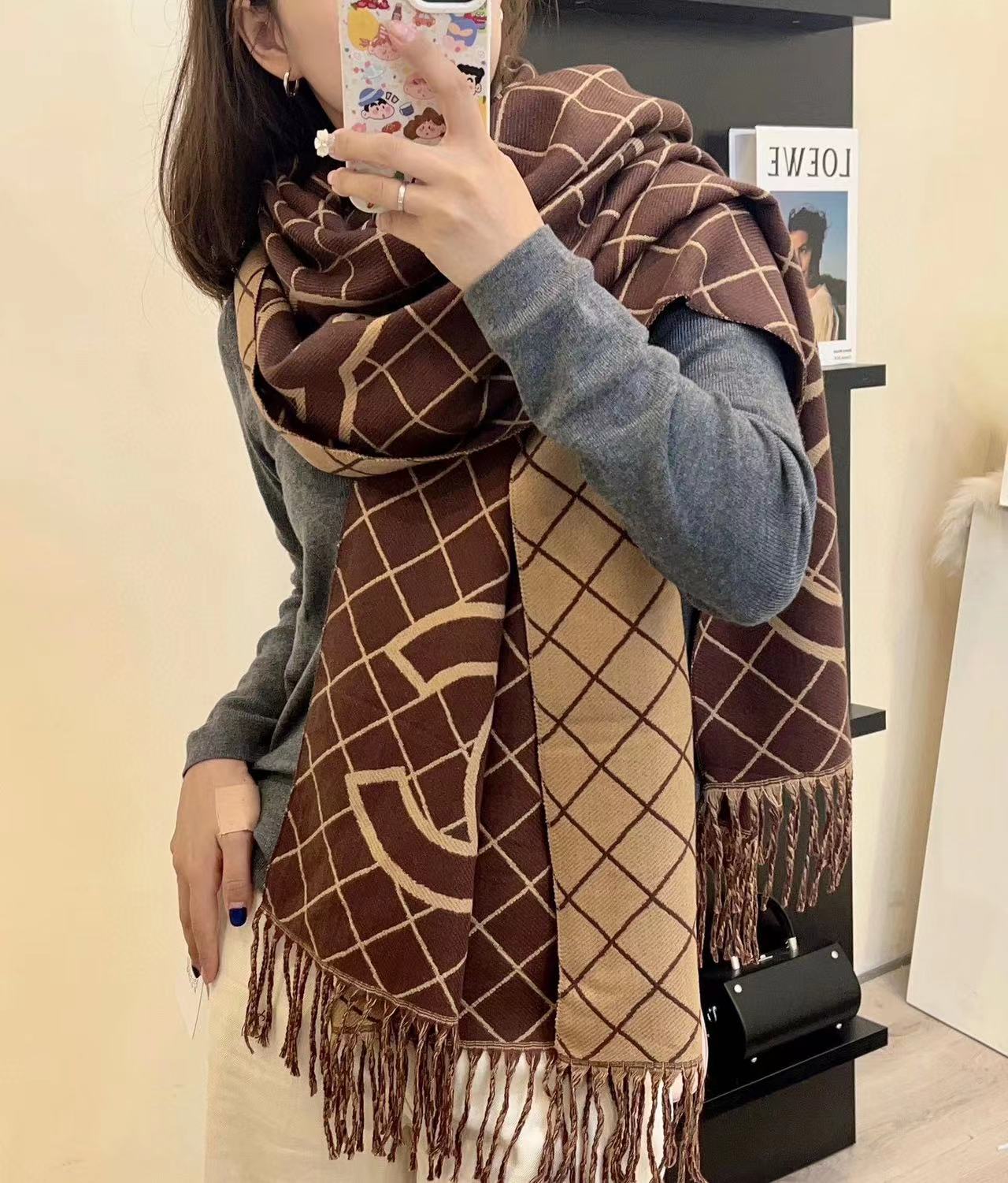 CHANE1 チェック柄タッセルカシミヤ大ロゴスカーフ【50％割引+送料無料】