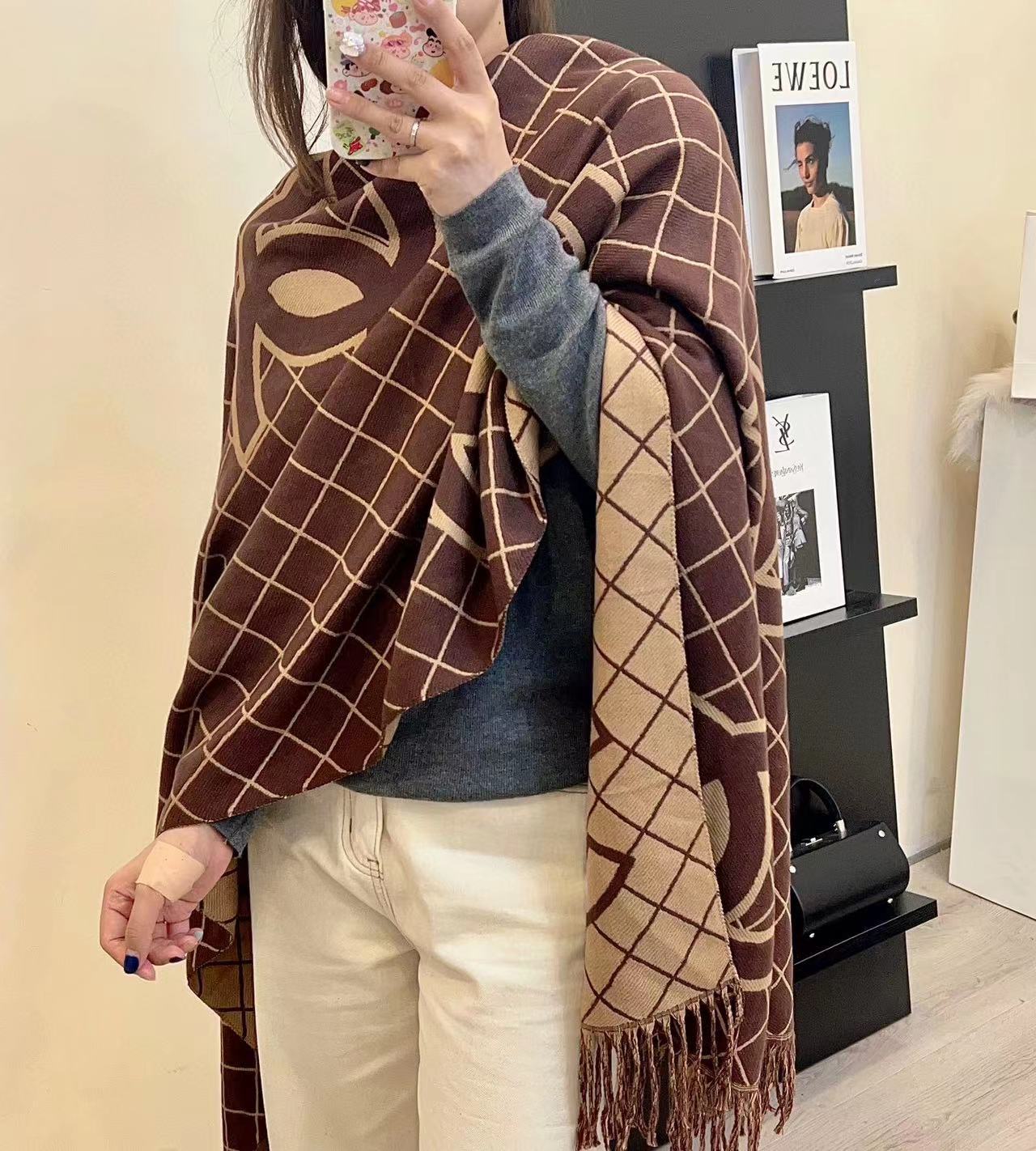 CHANE1 チェック柄タッセルカシミヤ大ロゴスカーフ【50％割引+送料無料】