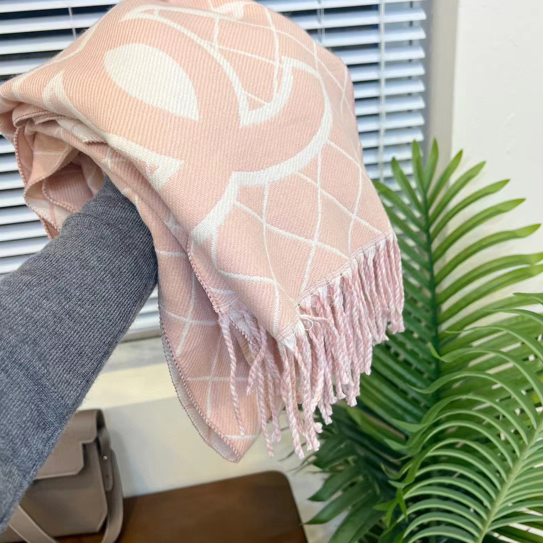 CHANE1 チェック柄タッセルカシミヤ大ロゴスカーフ【50％割引+送料無料】