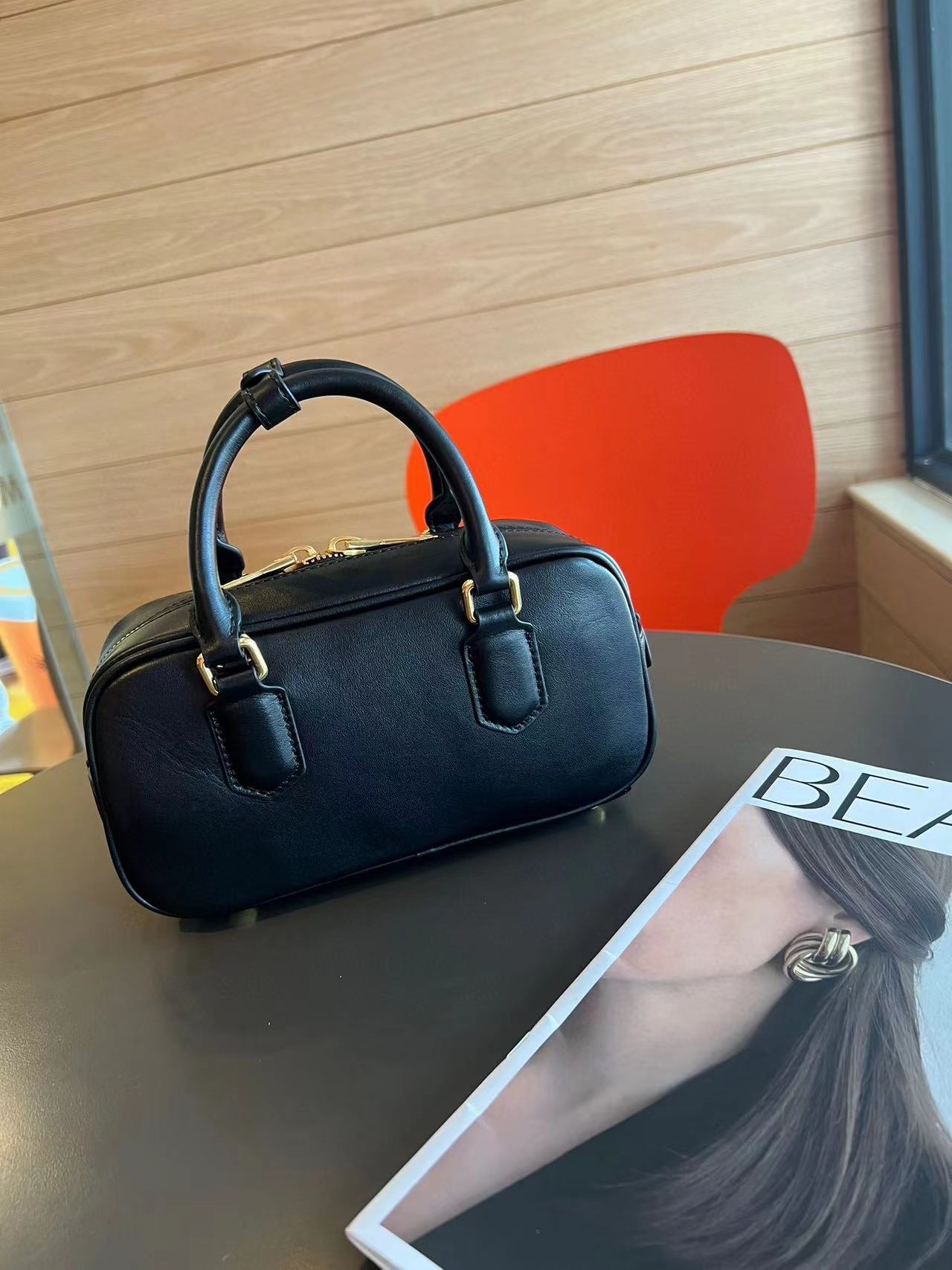 M1UM1U 牛革シンプルハンドバッグ【50％割引+送料無料】