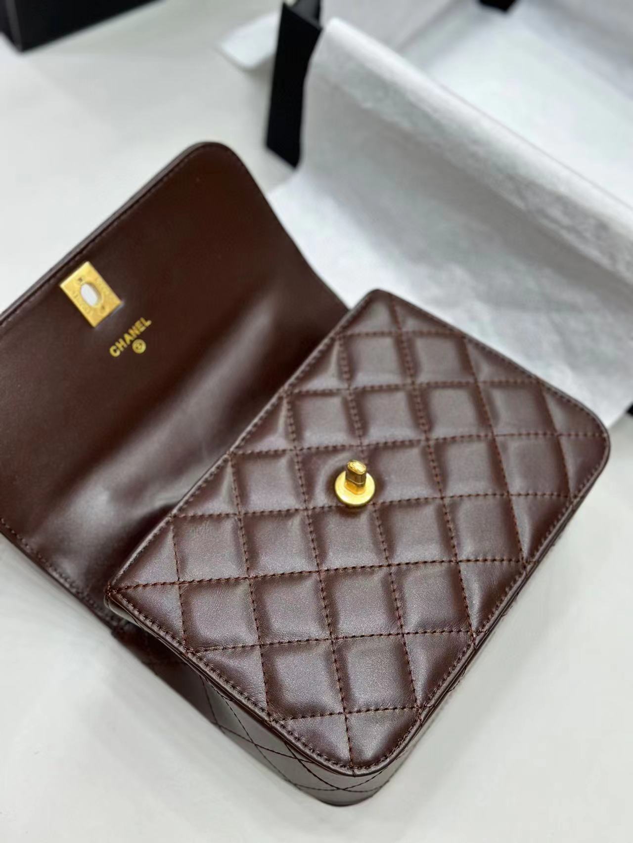 CHANE1 ハンドルフリップチェーン ダブルC ショルダーバッグ【50％割引+送料無料】