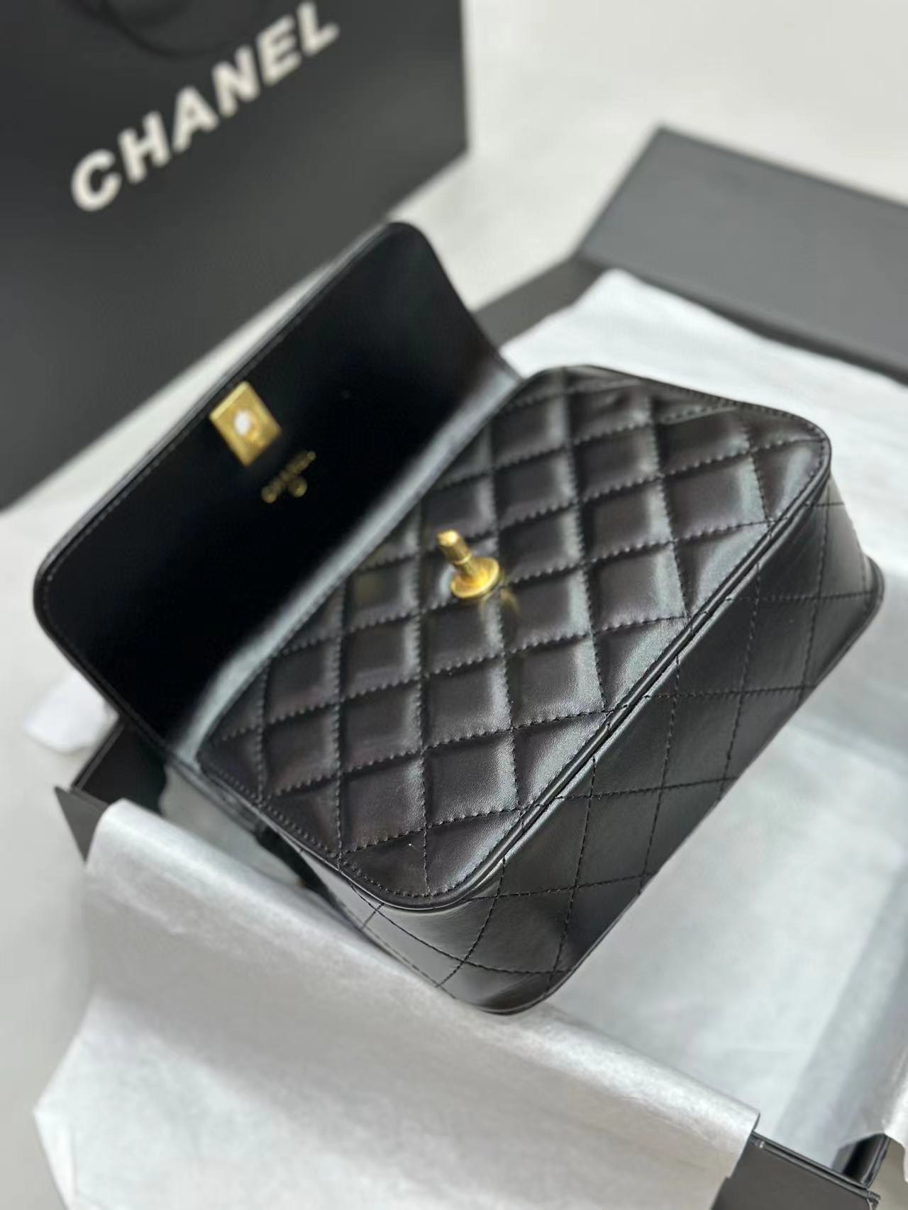 CHANE1 ハンドルフリップチェーン ダブルC ショルダーバッグ【50％割引+送料無料】