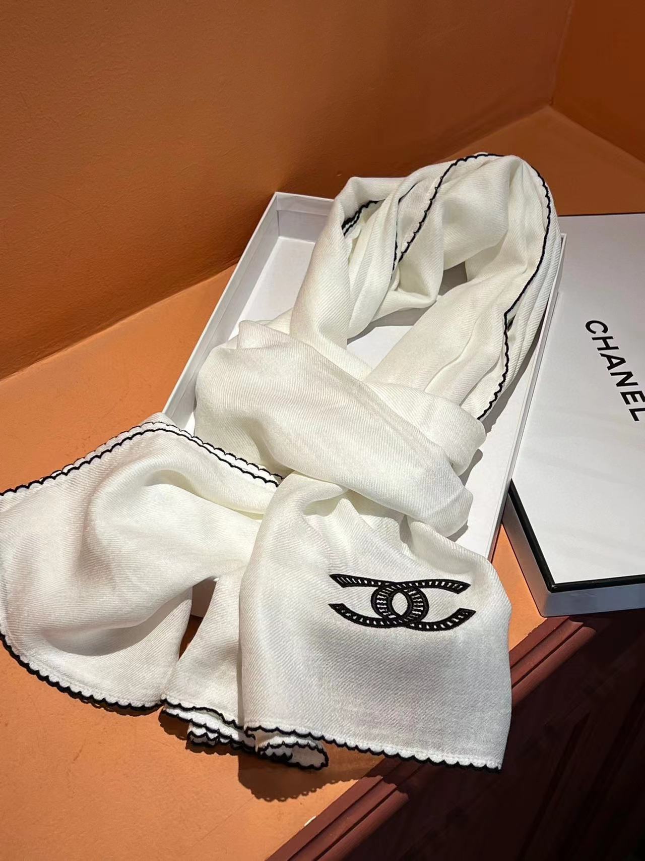 CHANE1 高品質ピュアカシミヤスカーフ【50％割引+送料無料】