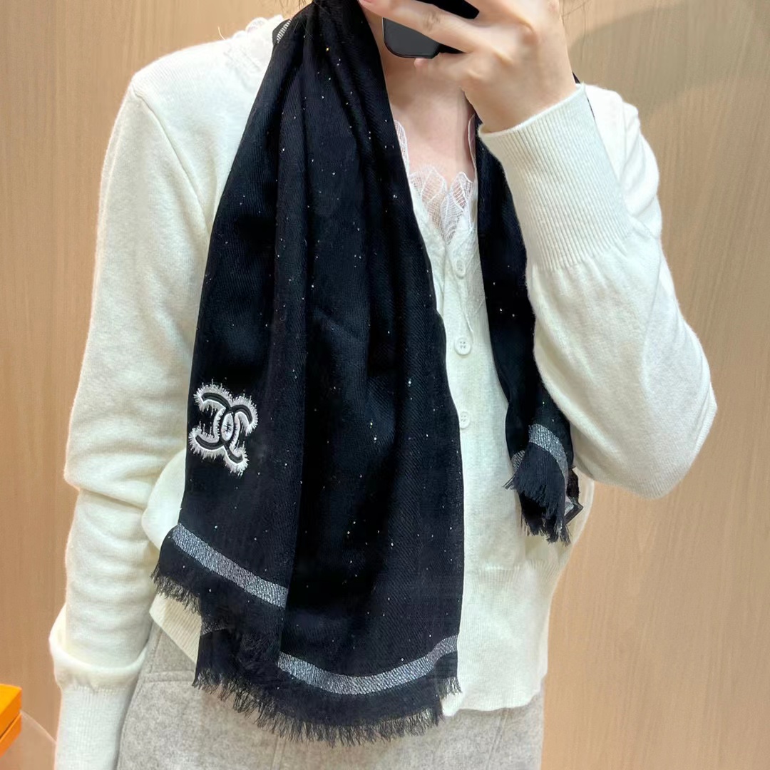CHANE1 上質なロゴ刺繍スカーフ【50%割引+送料無料】