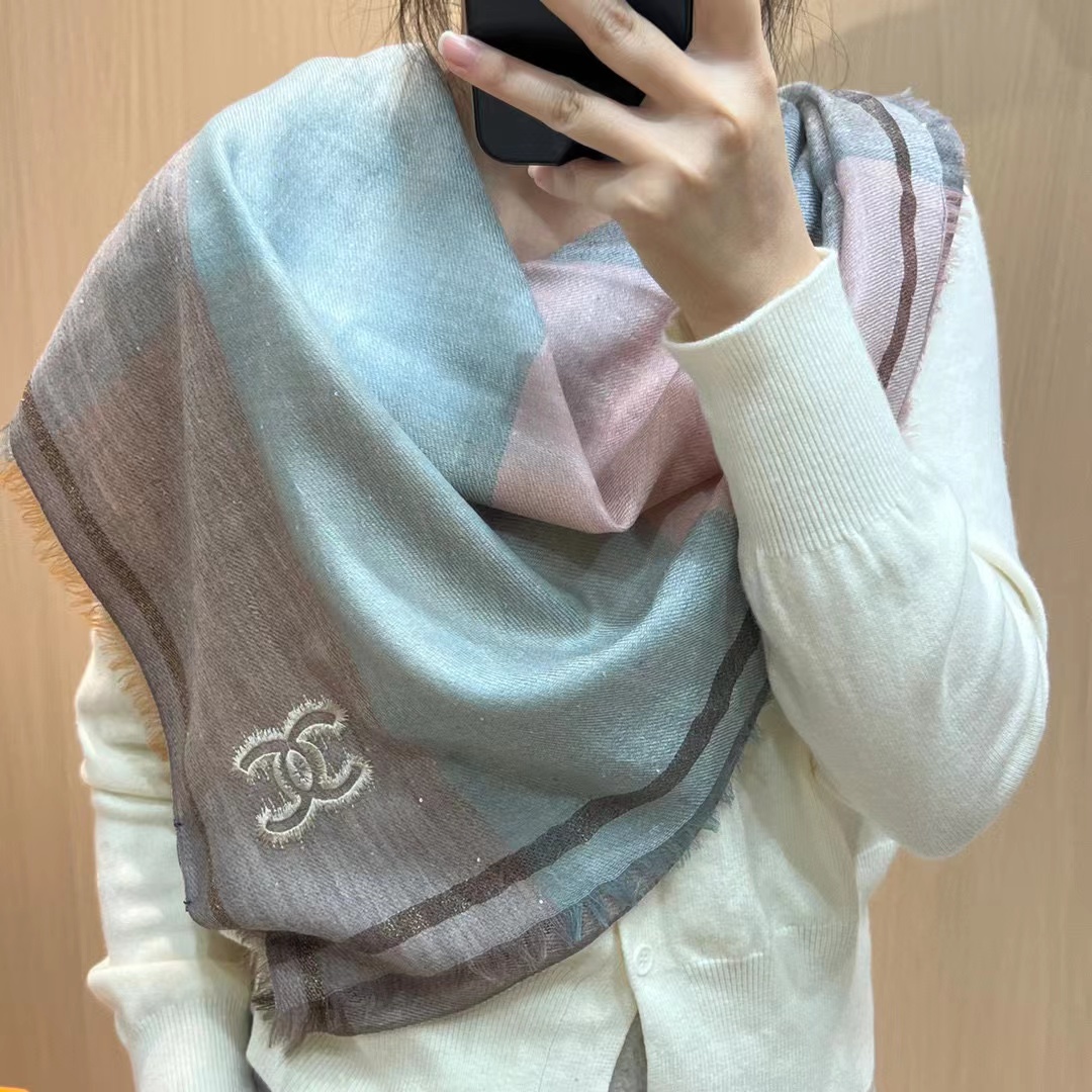 CHANE1 上質なロゴ刺繍スカーフ【50%割引+送料無料】