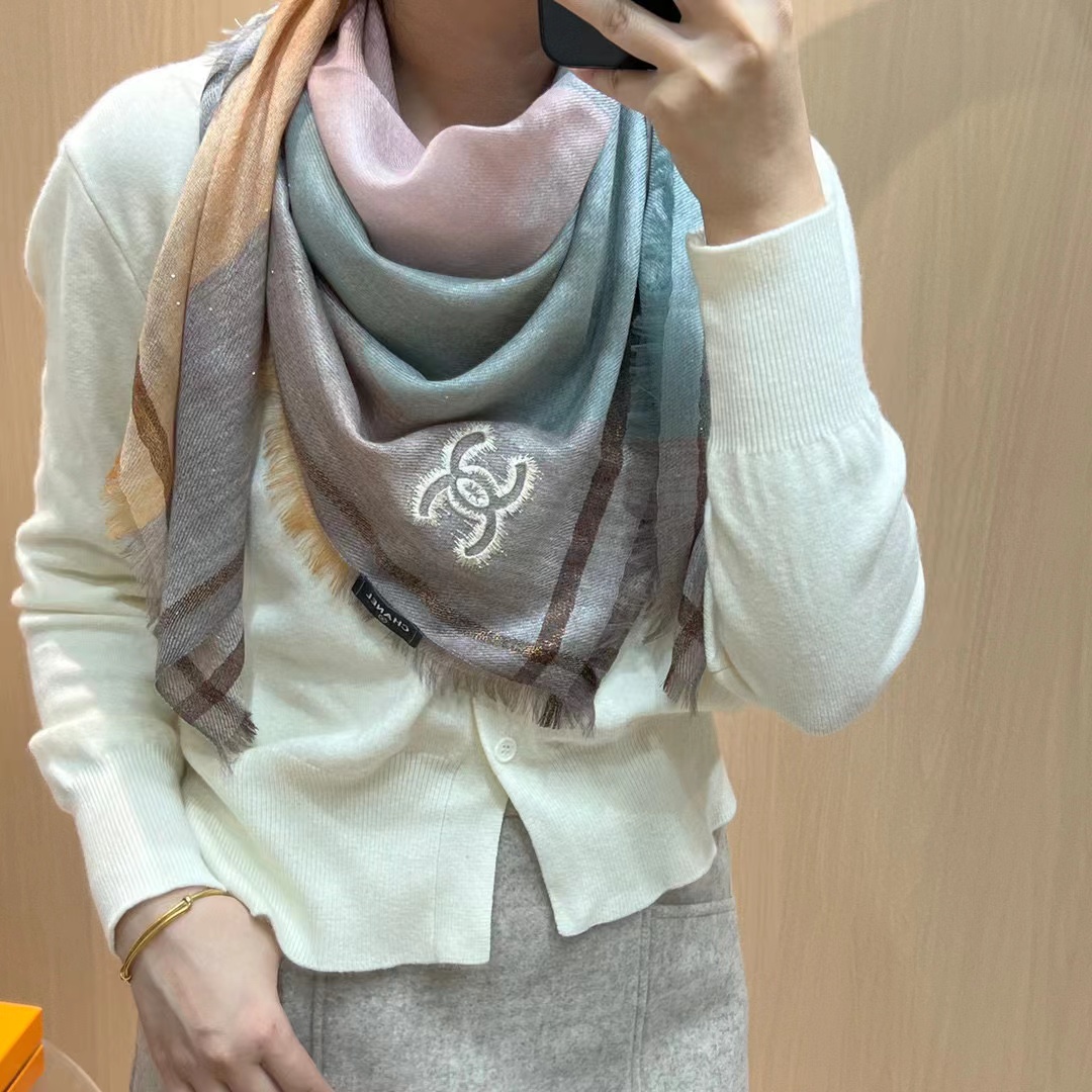 CHANE1 上質なロゴ刺繍スカーフ【50%割引+送料無料】