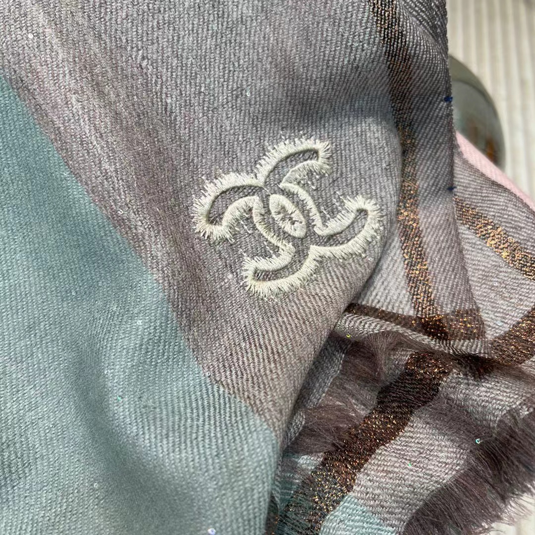 CHANE1 上質なロゴ刺繍スカーフ【50%割引+送料無料】