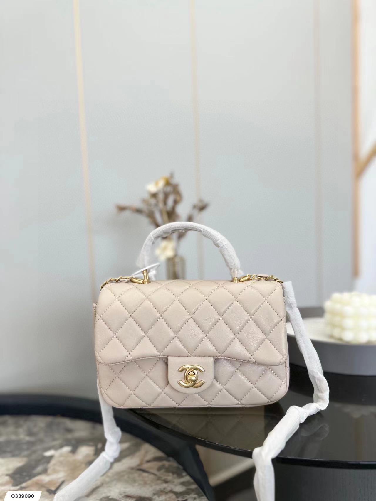 CHANE1 メタルロゴ ハンドバッグ【50％割引+送料無料】