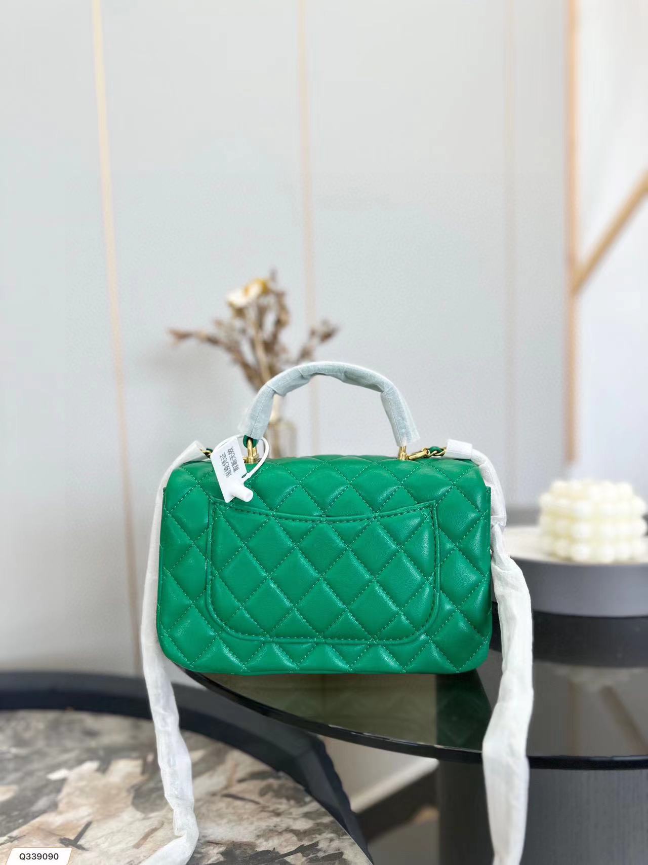 CHANE1 メタルロゴ ハンドバッグ【50％割引+送料無料】