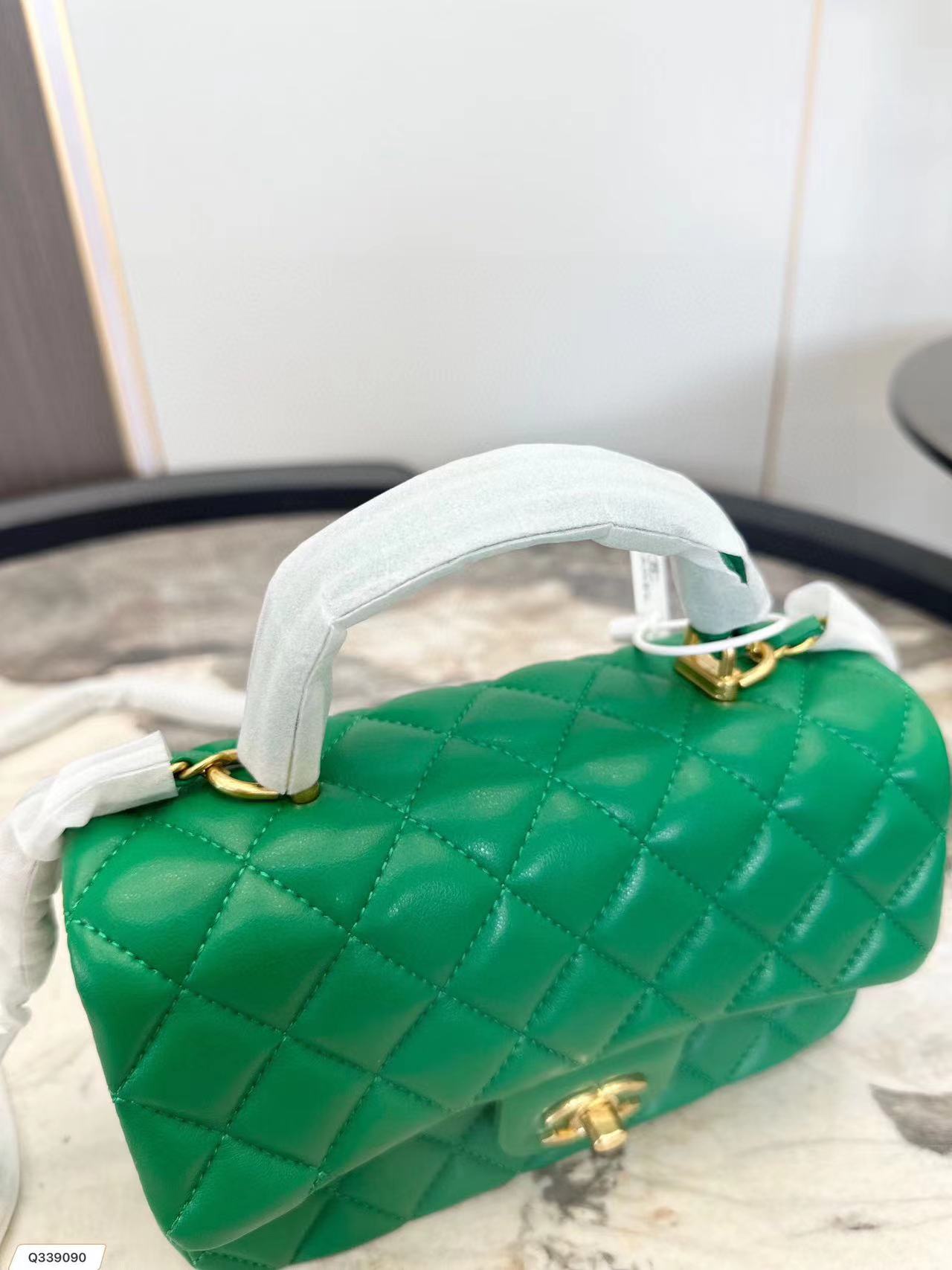 CHANE1 メタルロゴ ハンドバッグ【50％割引+送料無料】