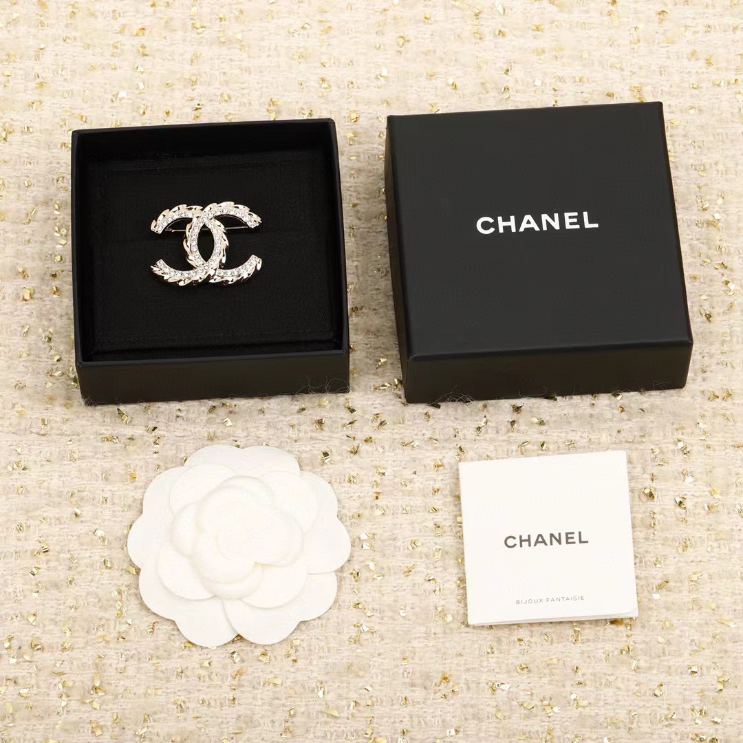 CHANE1 ダイヤモンド ダブルC ブローチ【50％割引+送料無料】